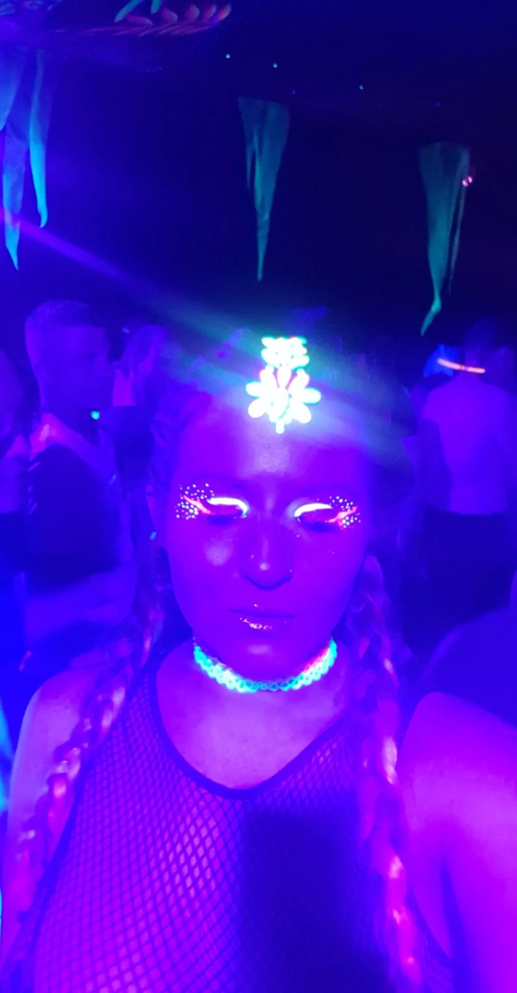 I've had all the UV eyelinera from @SuvaBeauty for 2 years and I only just finally went to a club that uses real UV lights ðŸ™ŒðŸ™Œ did not disappoint ðŸ¤©ðŸ¤© (From Twitter)