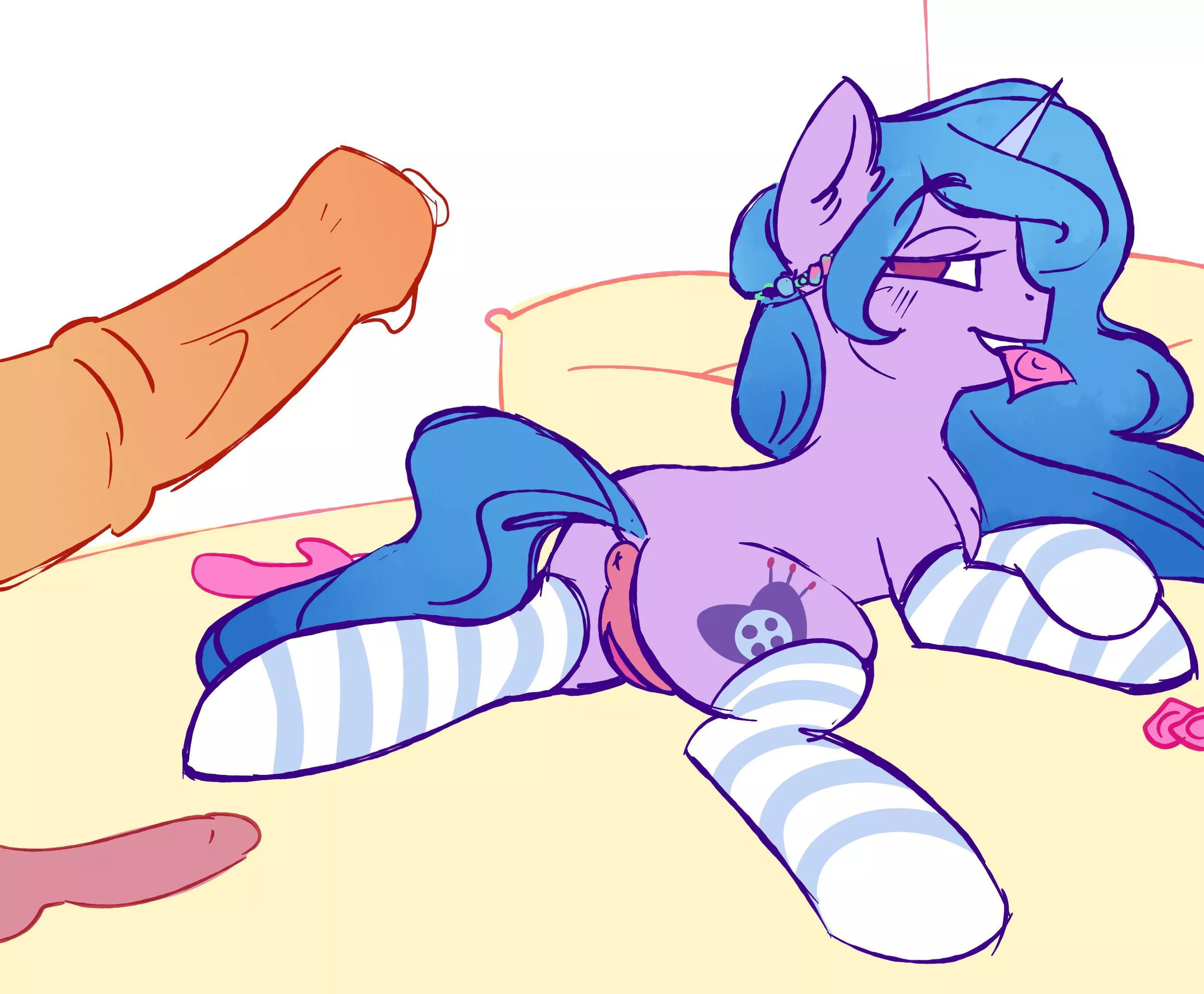 Izzy Moonbow in cute socks.(artist?)