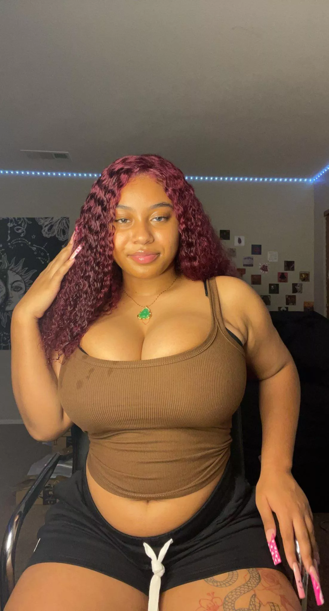 Jasmyn and her great tits. she hit the genetic jackpot!