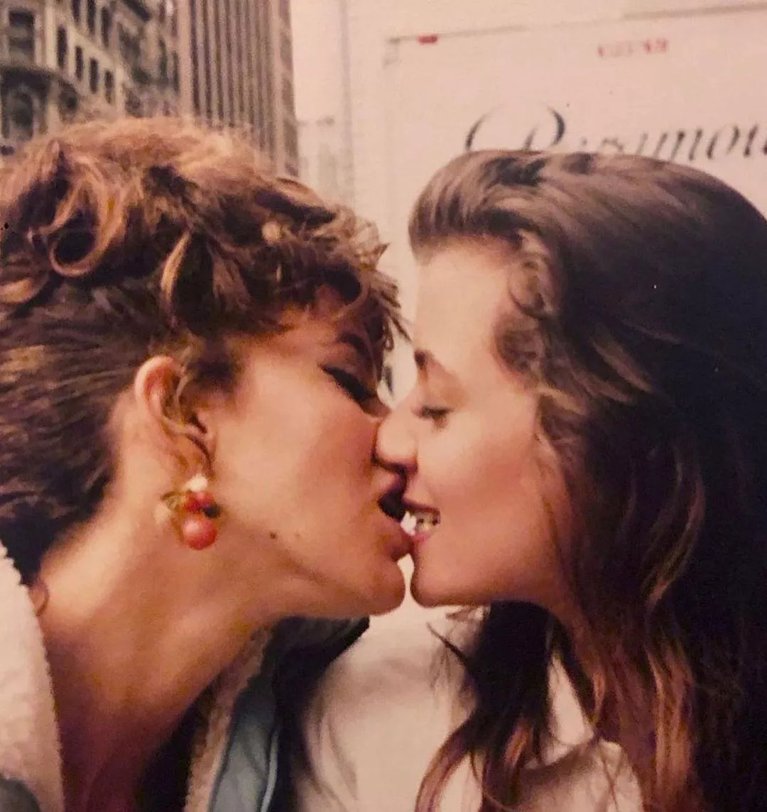 Jennifer Grey and Sara Mia make-out session (1986)