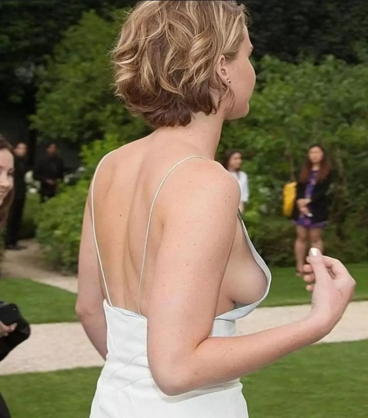 Jennifer Lawrence's sideboob