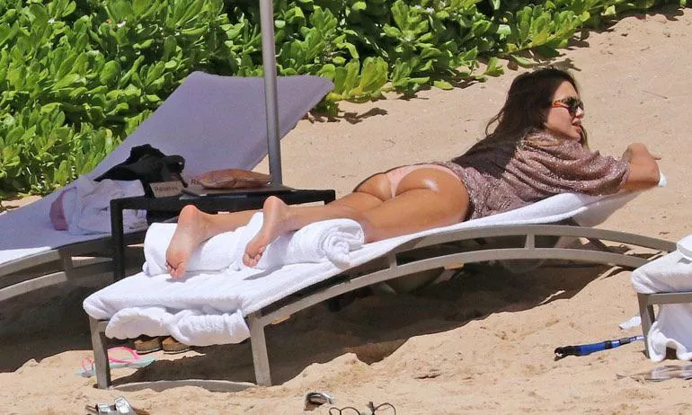 Jessica Alba’s juicy fat ass