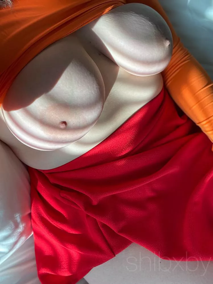 jinkies!! who knew velma had ghost nipples ðŸ¥°