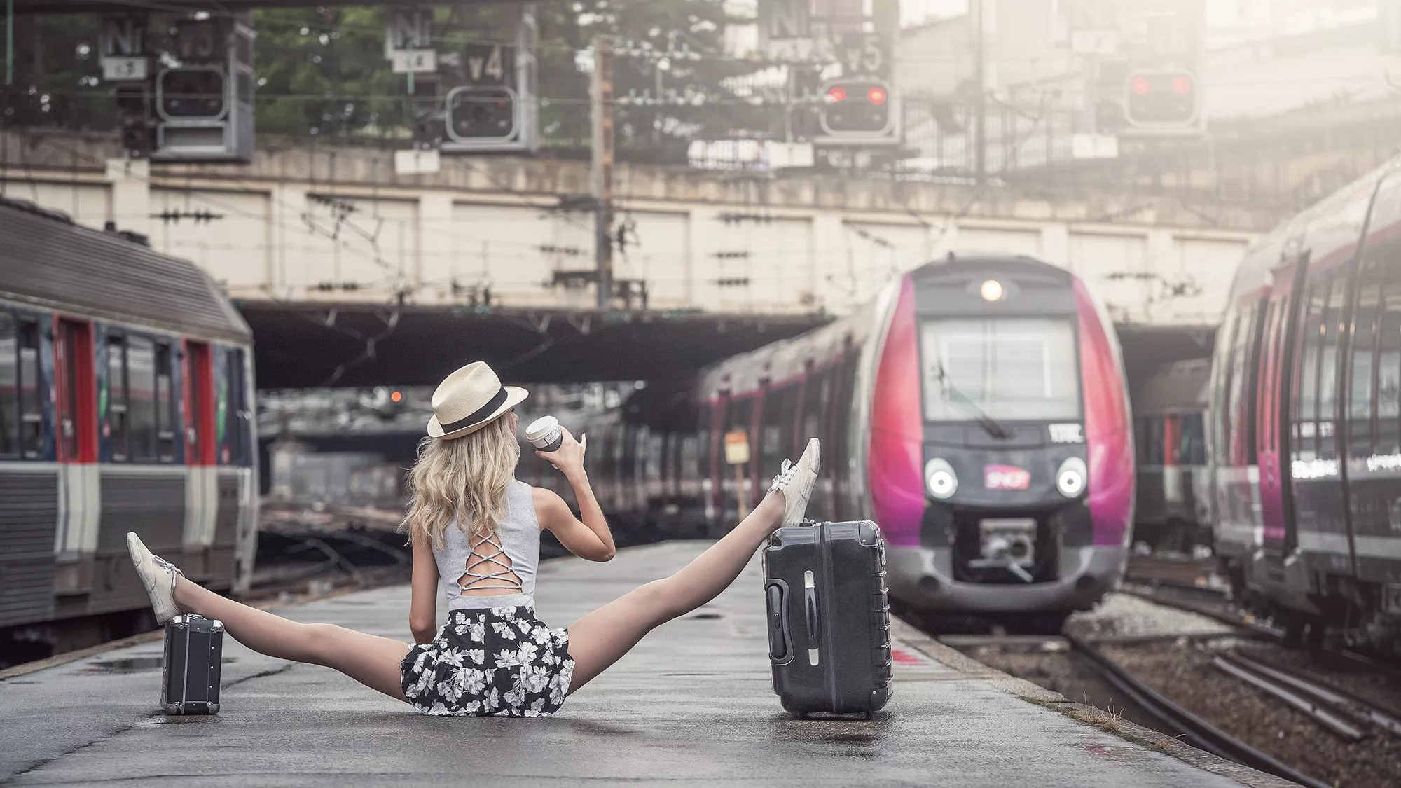 Johanna Lorand Guilbert waiting on the train