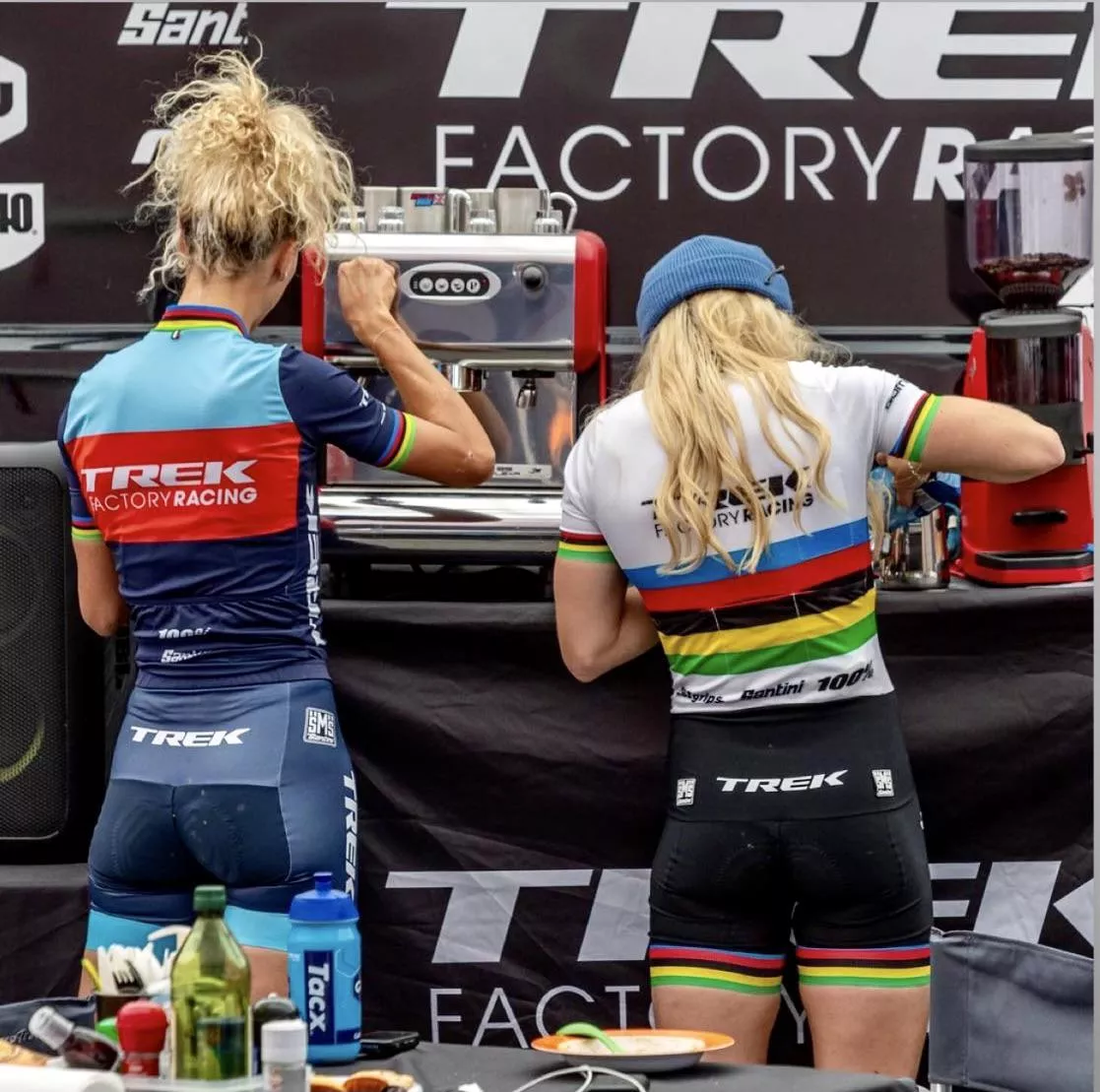 Jolanda Neff (Olympic Gold XCO) and Evie Richards (XCO World Champion).