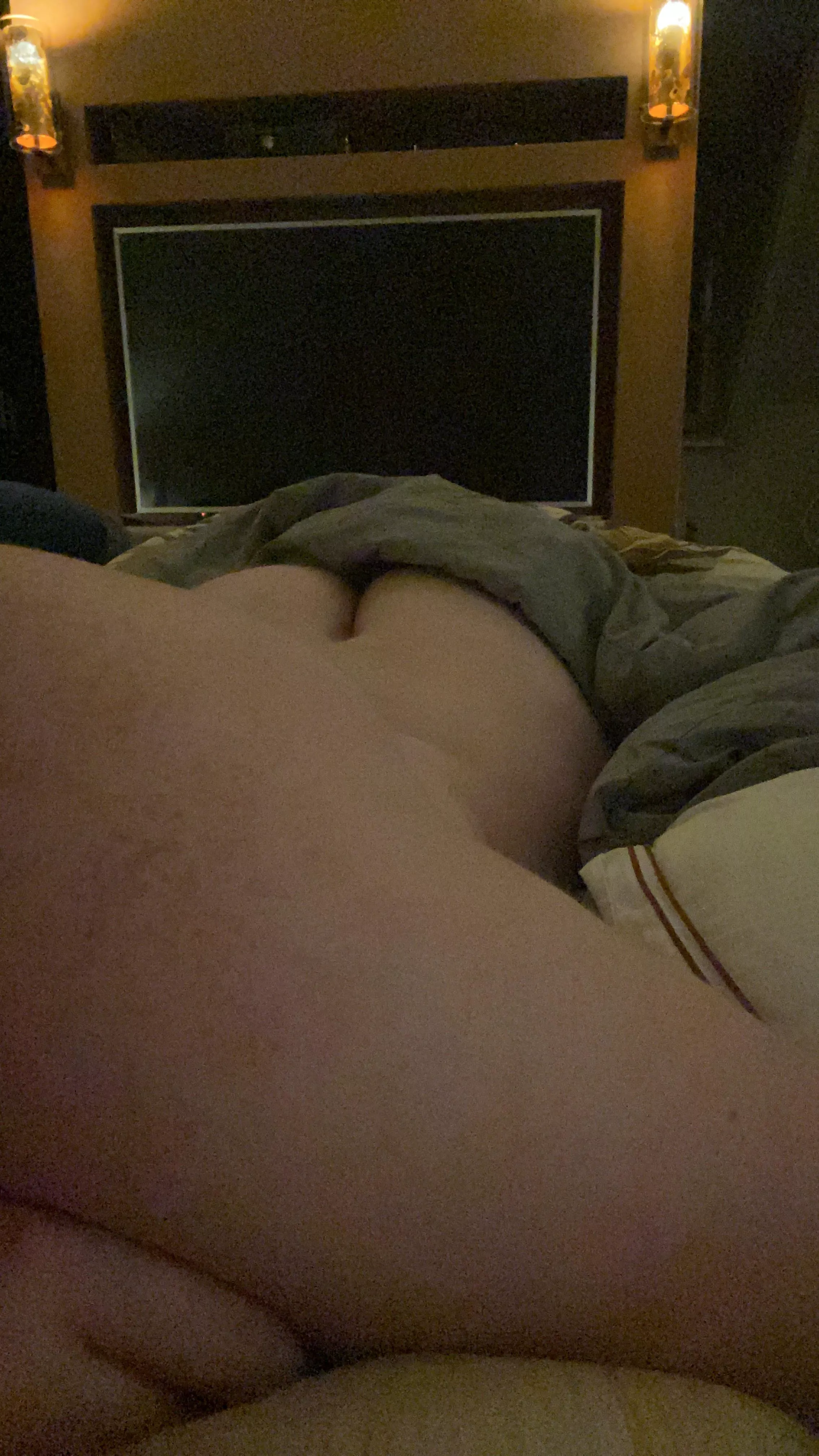 Just a bored little slut in bed snap in DM kik Joejoe1284, come chat and play