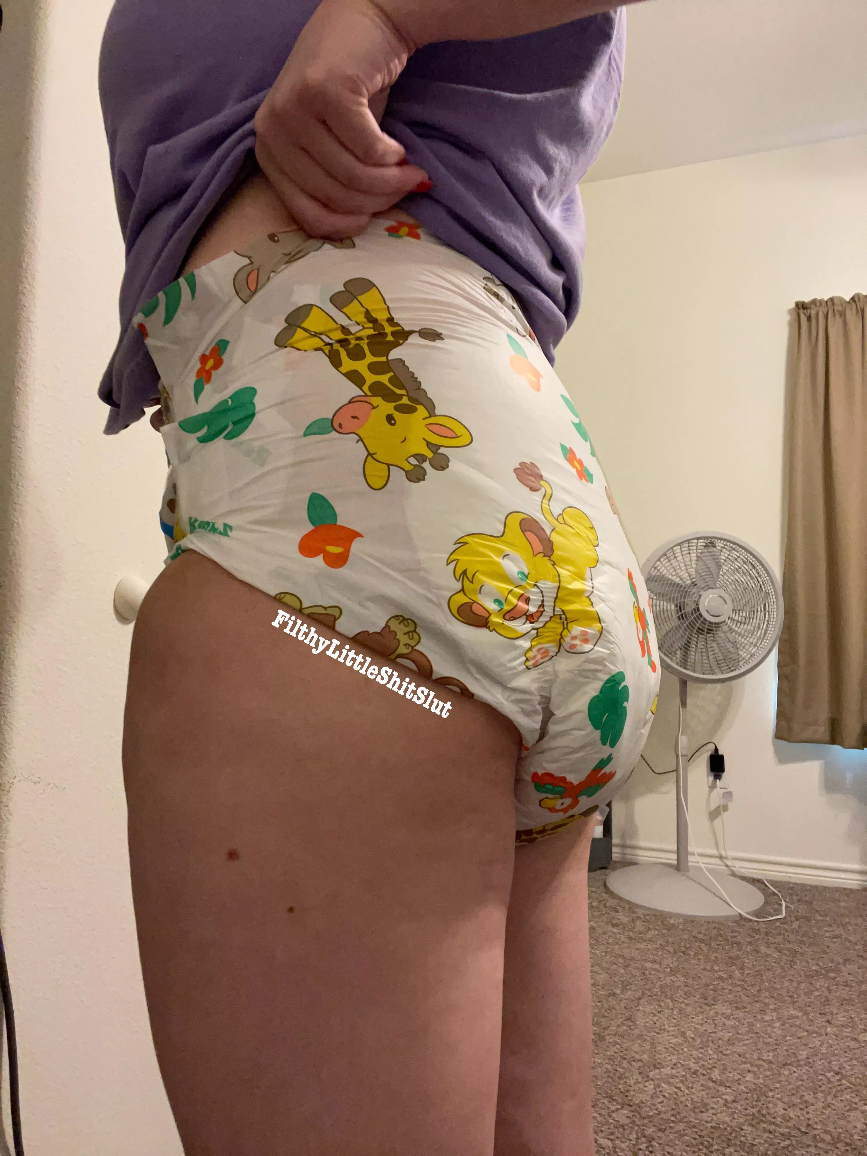 Just a comfy cozy diaper girl 🎀