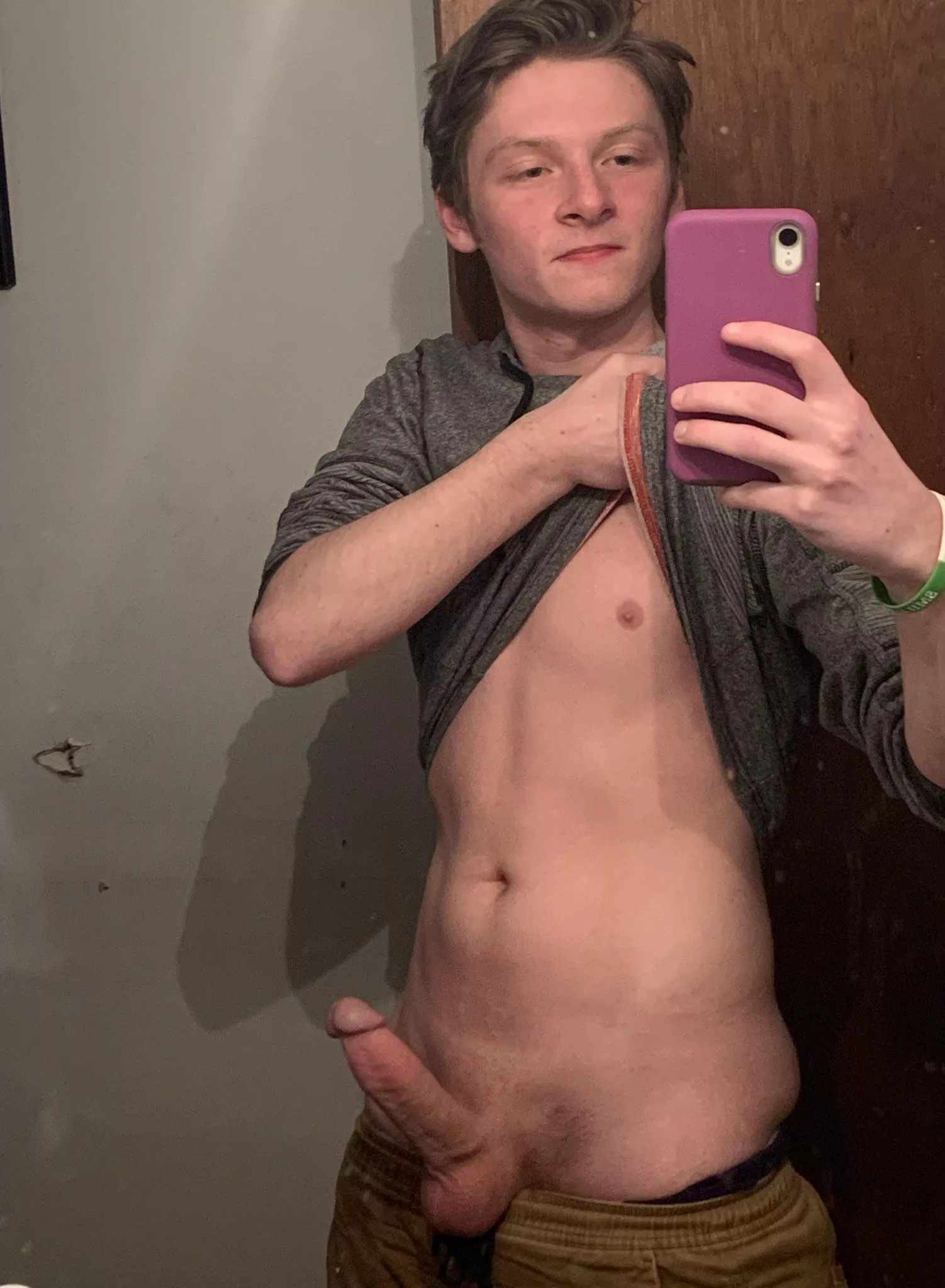 Just a horny college kid (19)