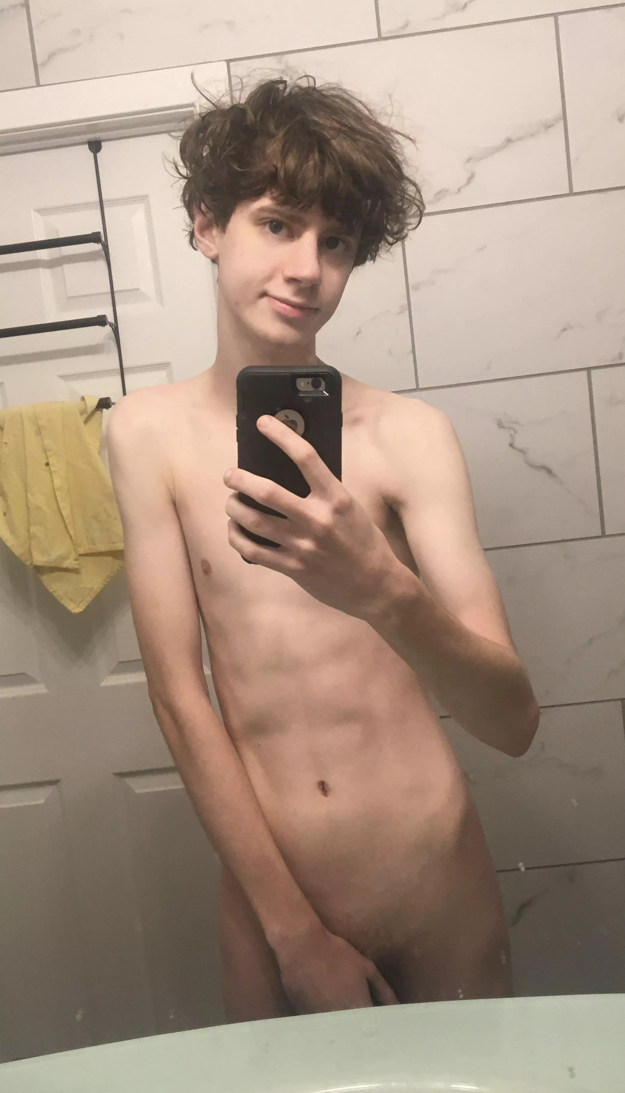 Just a quick mirror selfie, hope the bed head’s ok :)