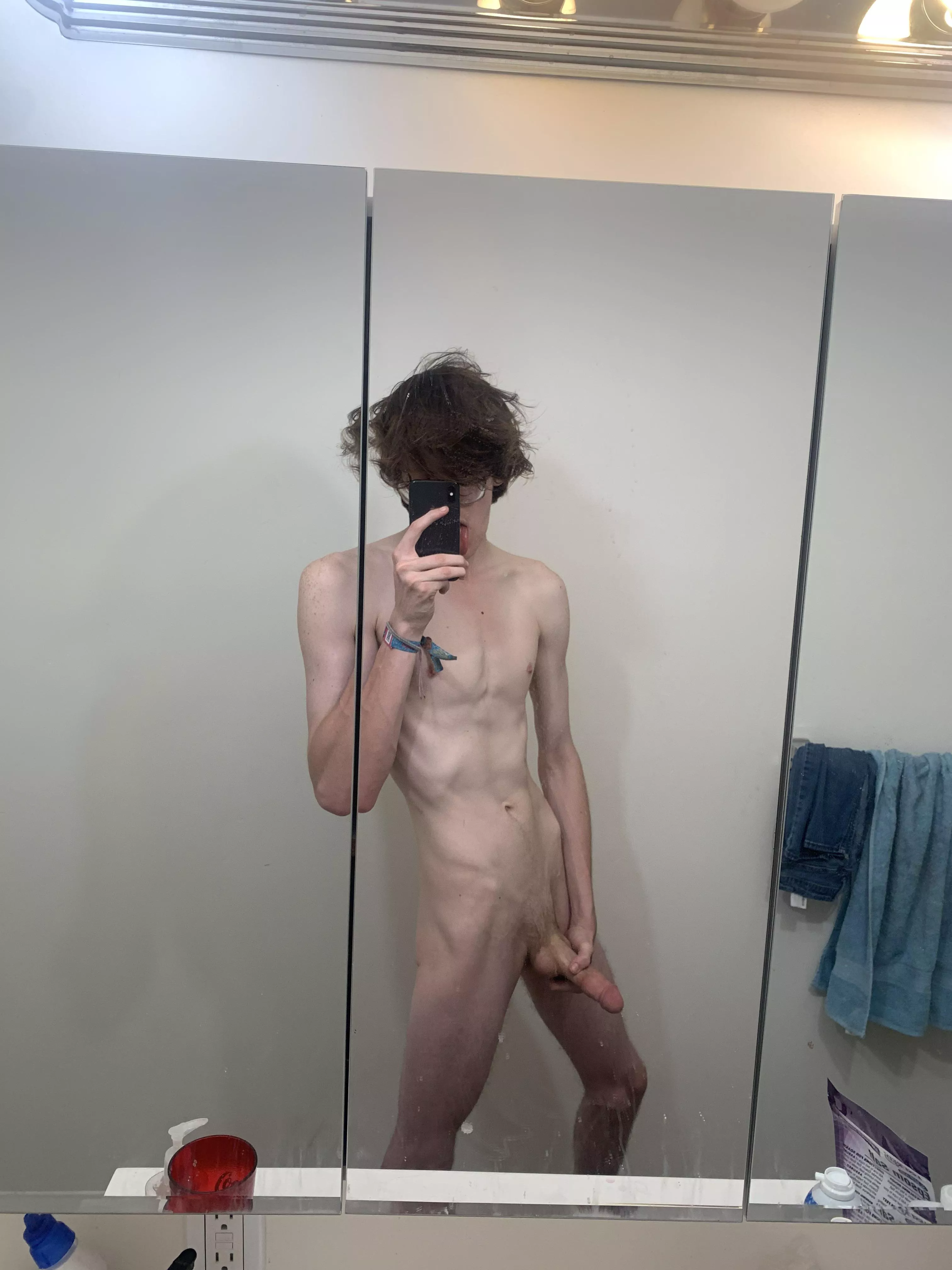 Just a stoned 6â€™5 twink staying up too late taking nudes