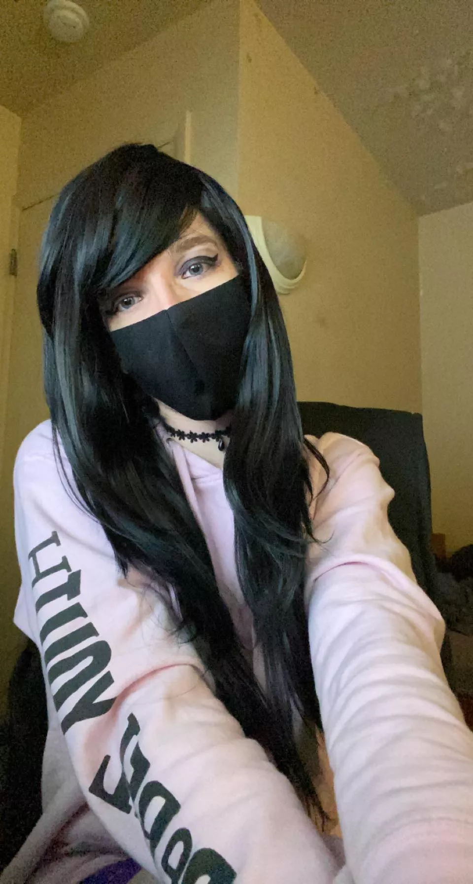 Just a wild femboy >.<