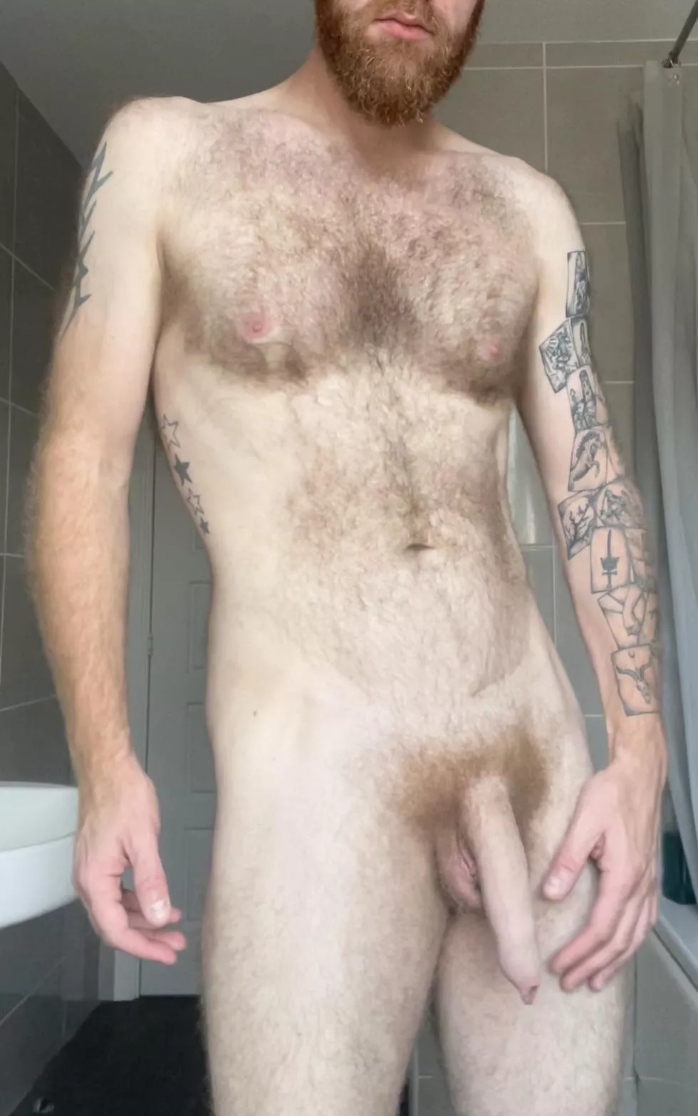 Just an average guy posting nudes!