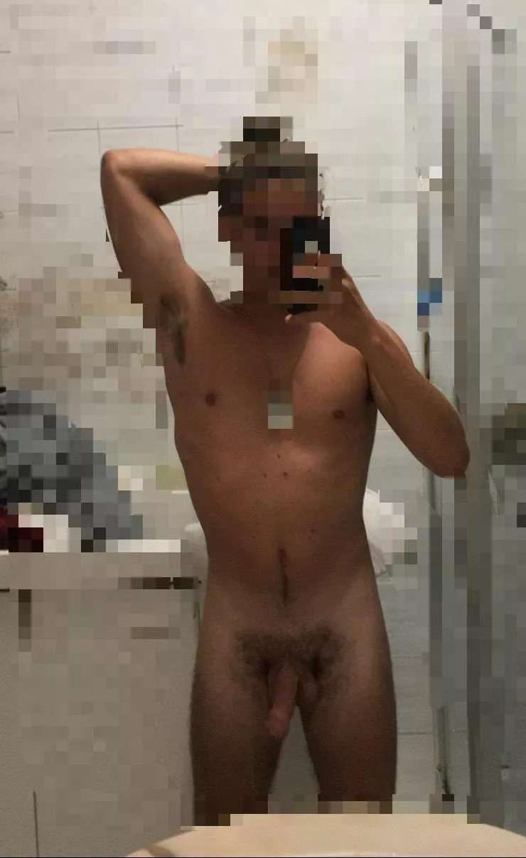 Just an average guy who wants his prostate to be fucked!! [m]