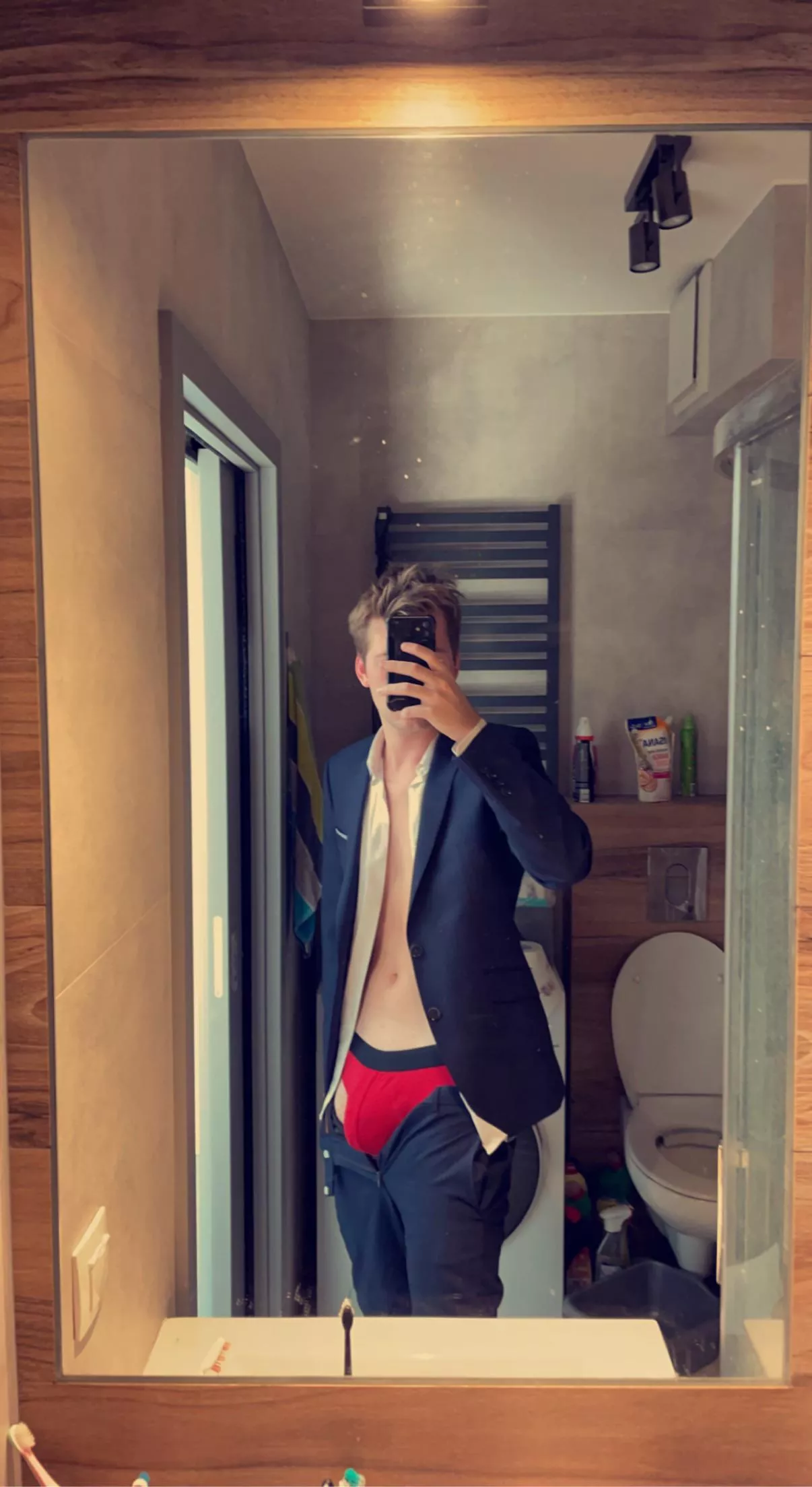 Just came from wedding 🔥 anyone wants to chat? 😈