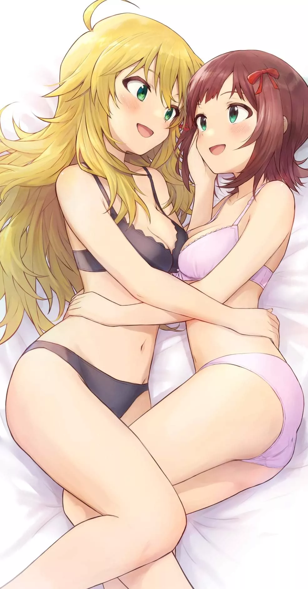 Just cuddly skinship on the bed [Idolmaster]