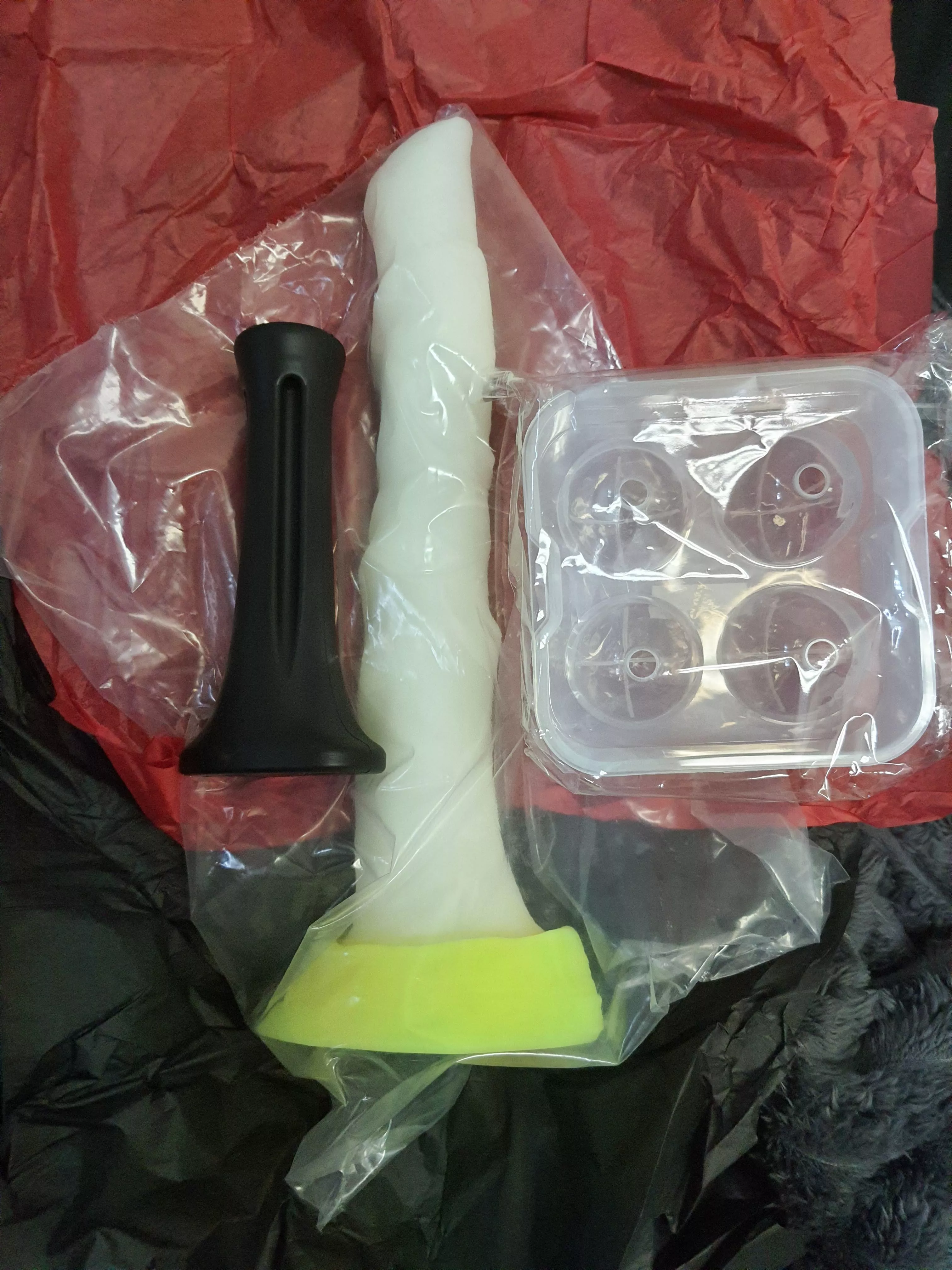 Just got this gorgeous egg layer from Primal Hardwere~ Can't wait to put it to good use ðŸ˜ˆ