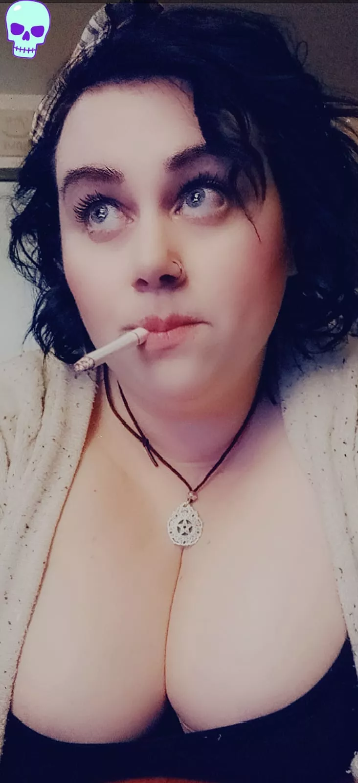 Just having a smoke and thinking about how I hadnt posted in a bitðŸ˜˜