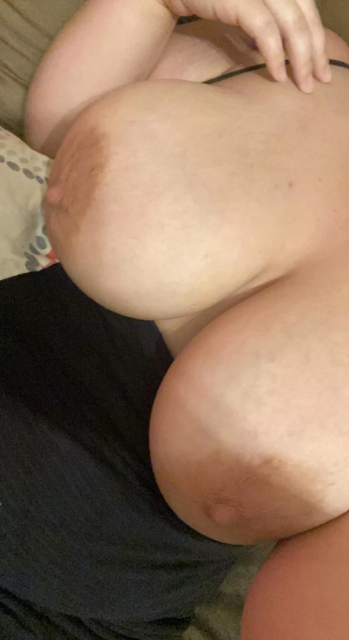 Just some low quality titties to start your morning 😊