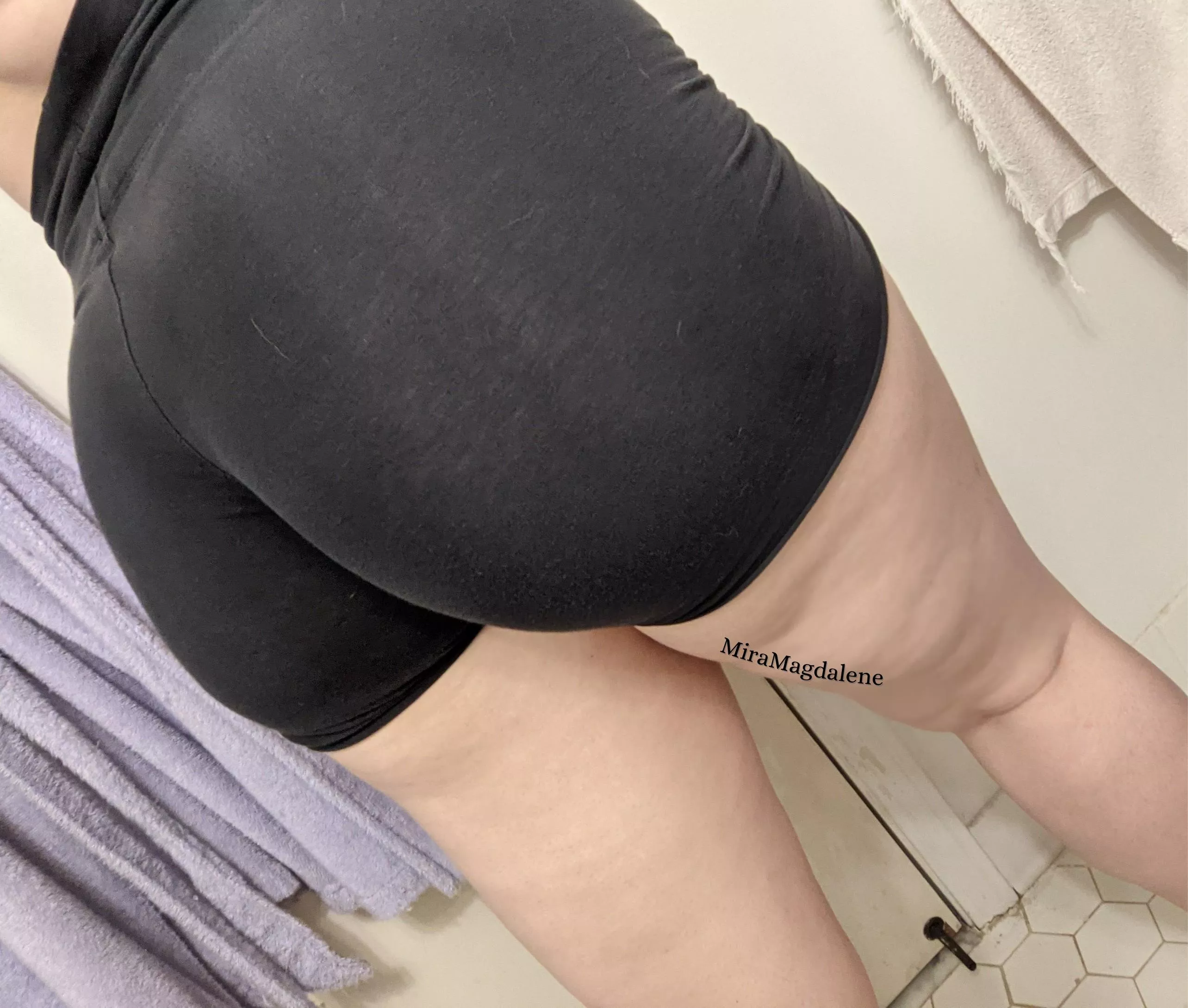 Just worked out, about to shower. Little self conscious about the cellulite on my thighs, but I love my ass. Hope you do too. 😊