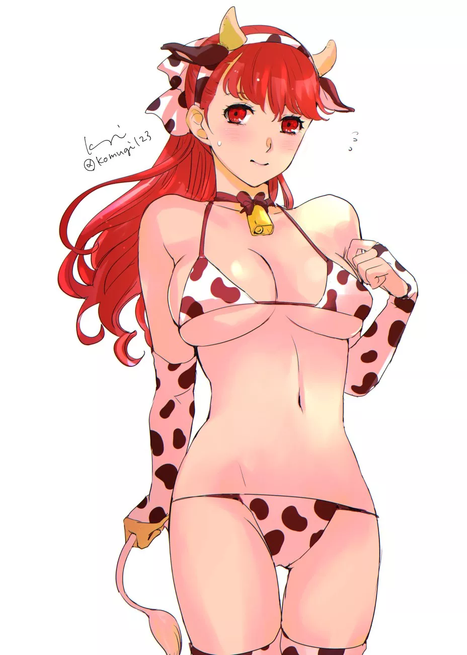 Kasumi isn't sure about the cow bikini (Persona)