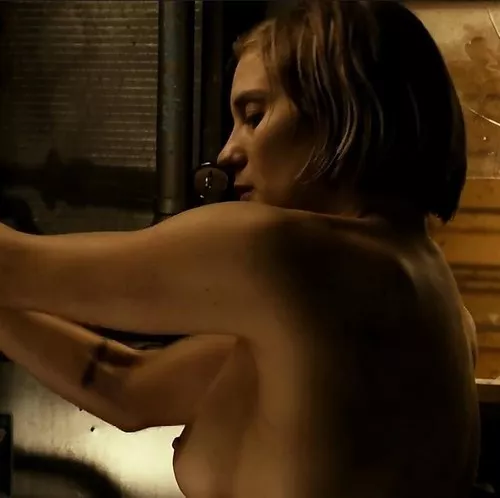 Katee Sackhoff in Riddick