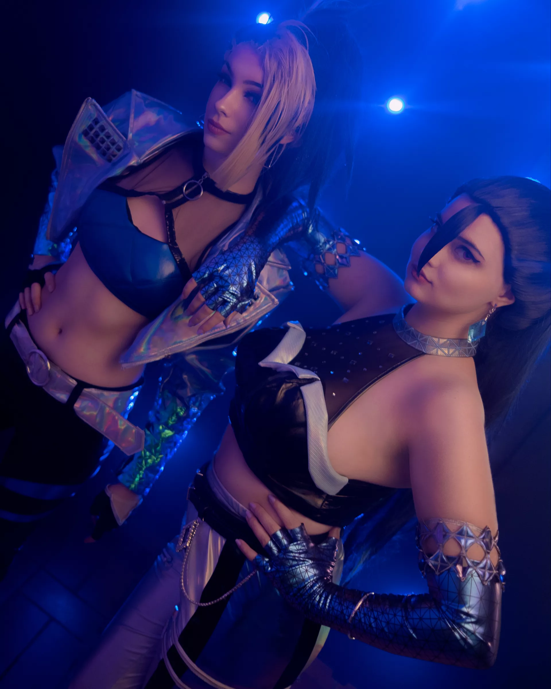 KDA All out Kaisa @minako_cosplay and Akali @kuro_m_cosplay from League of Legends