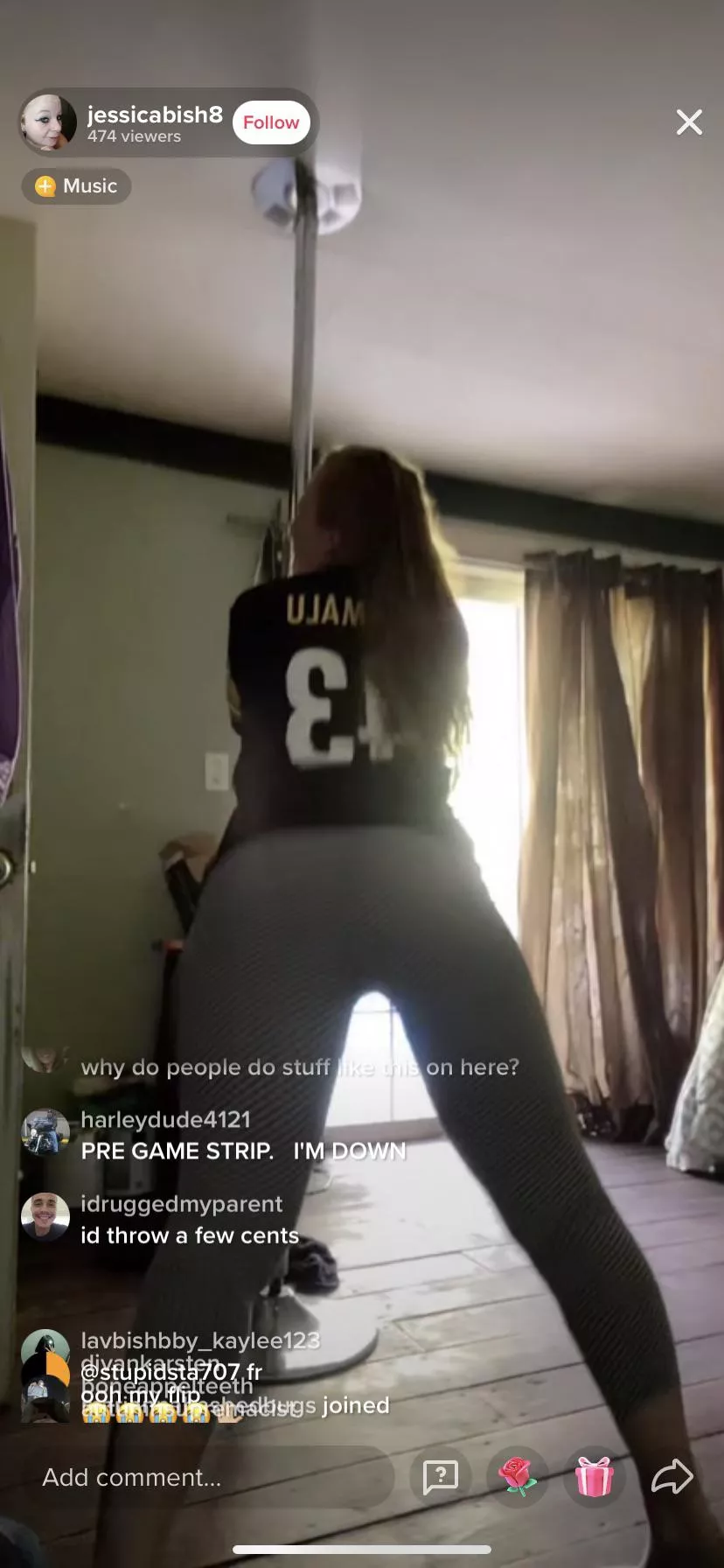 Kinda ugly in the fase but she moving that thang link in comments