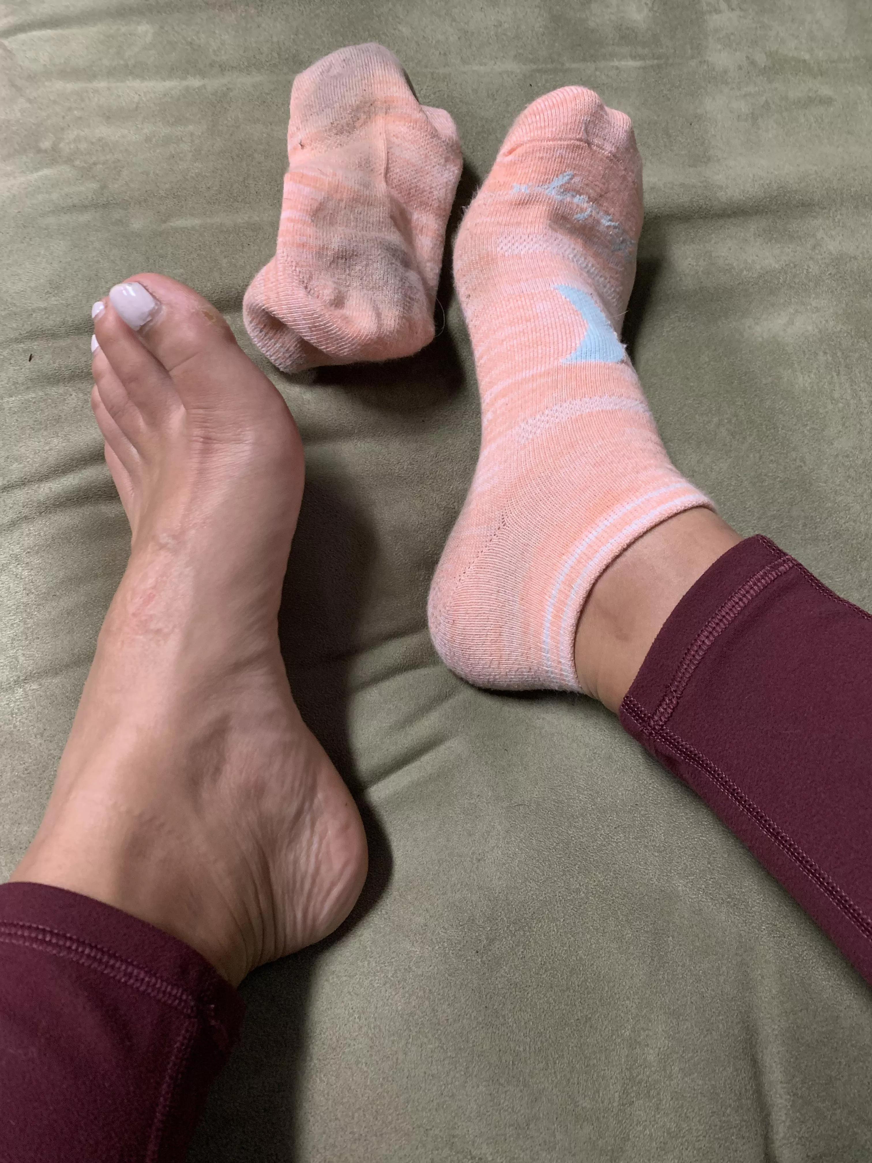 Kneel down and admire ðŸ¦¶[selling]