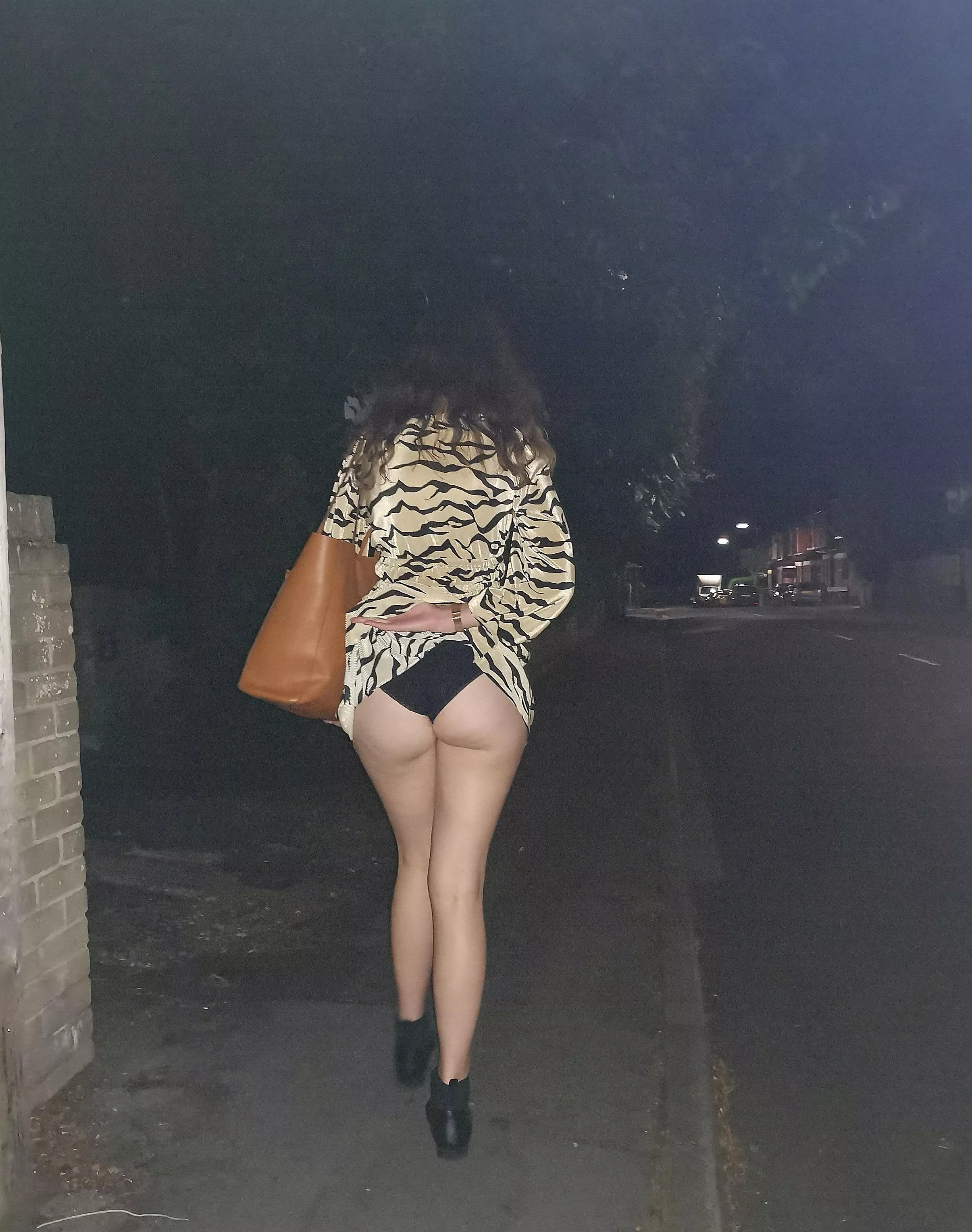 Last time I was drunk my bfs friends got a good view ðŸ˜‹ drunk again now [F] by u/cutecoupleUK