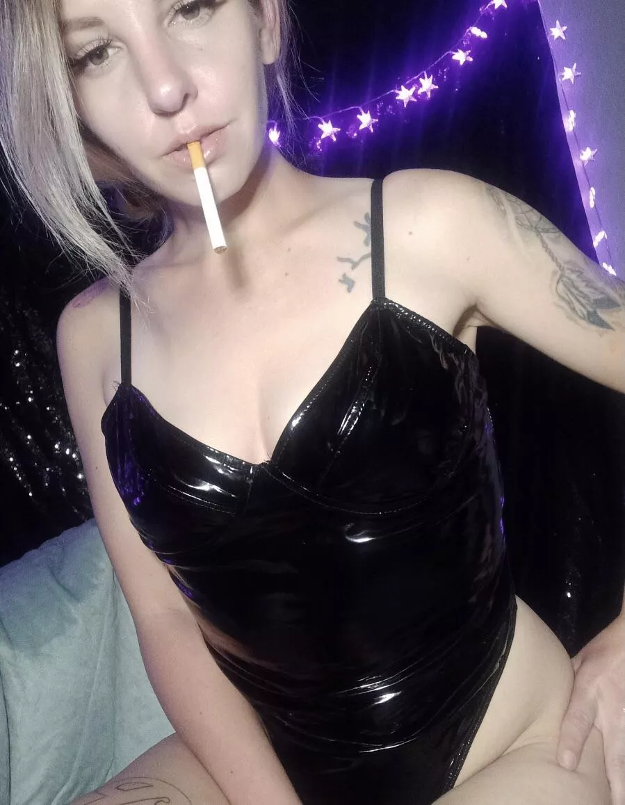 Latex ,my crop ,my whip and a Newport ðŸ”¥ðŸ¥°