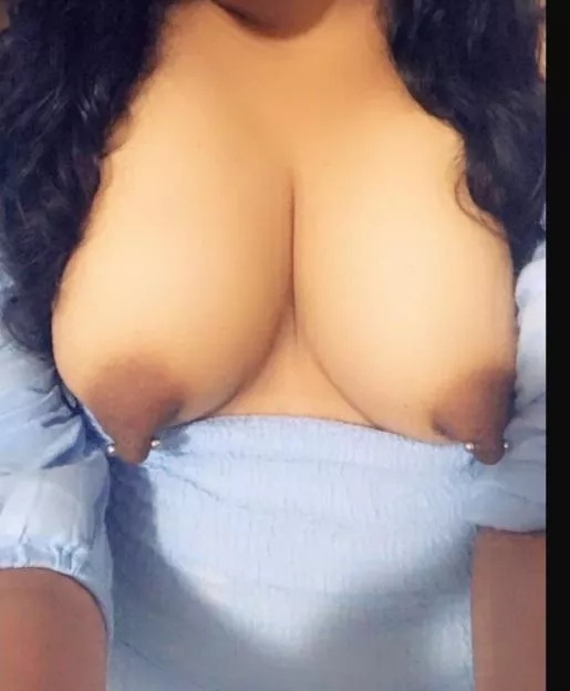 Latina pierced tits!🤤😍