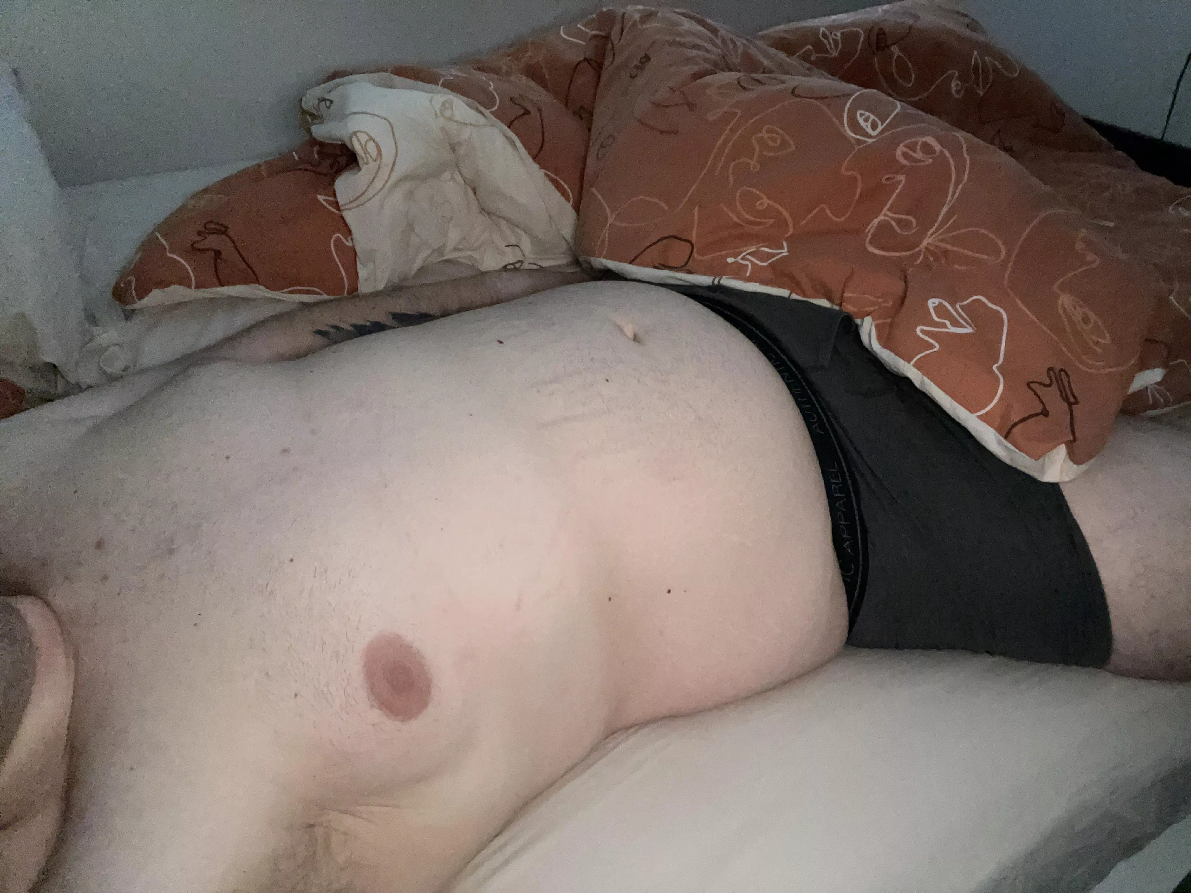 Laying in bed alone, which of you sexy chasers wants to come join me? 😏