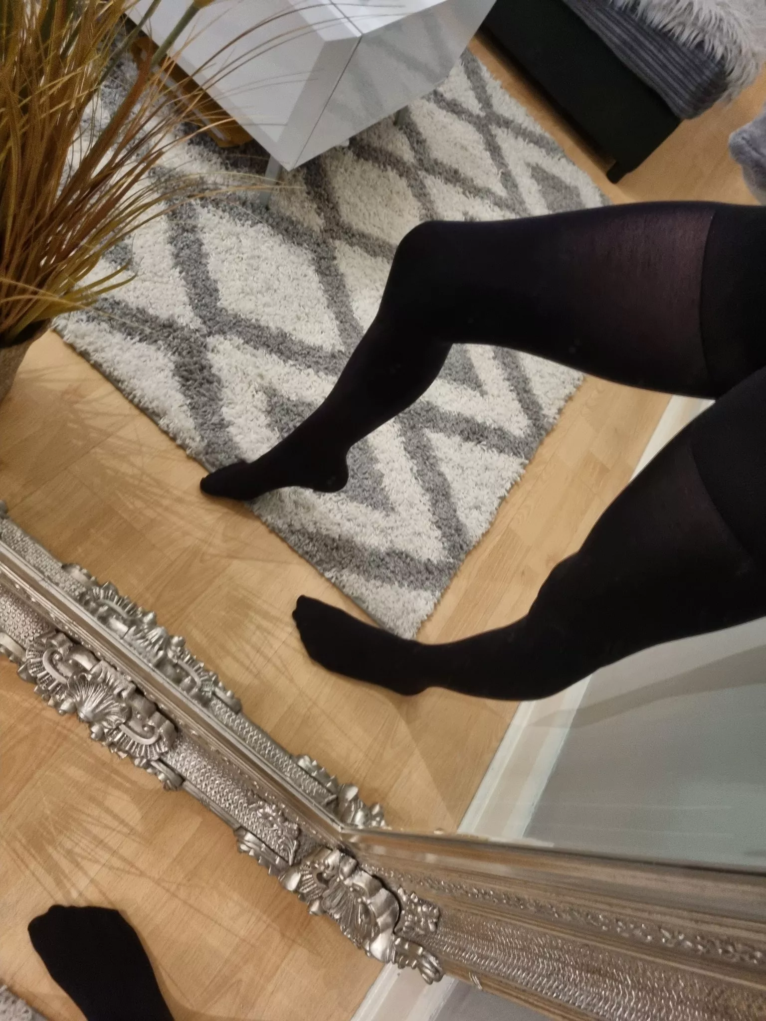 Lazy pantyhose day