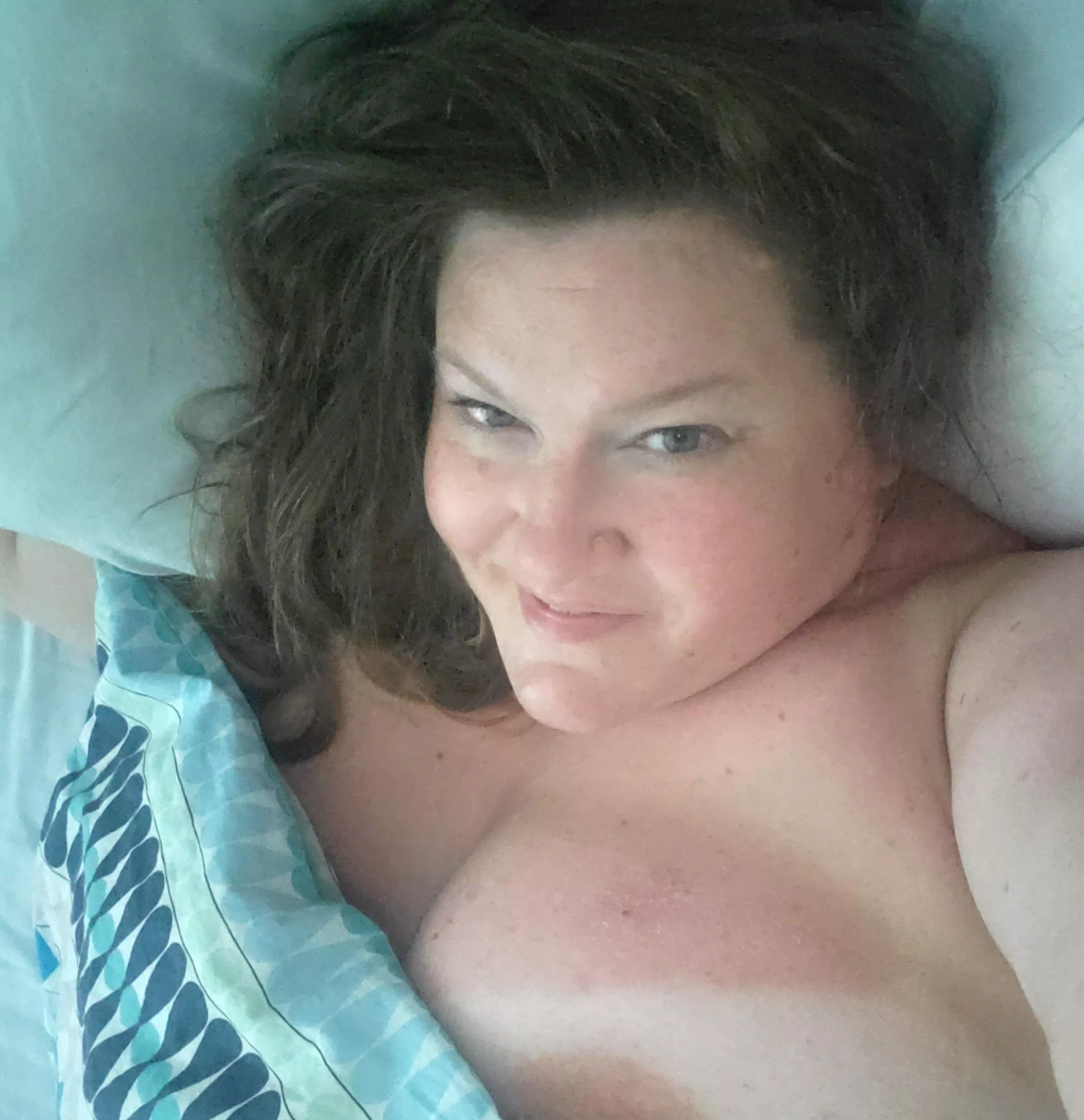 Lazy Sunday morning, would you join me? ðŸ’•ðŸ’‹ [49F]