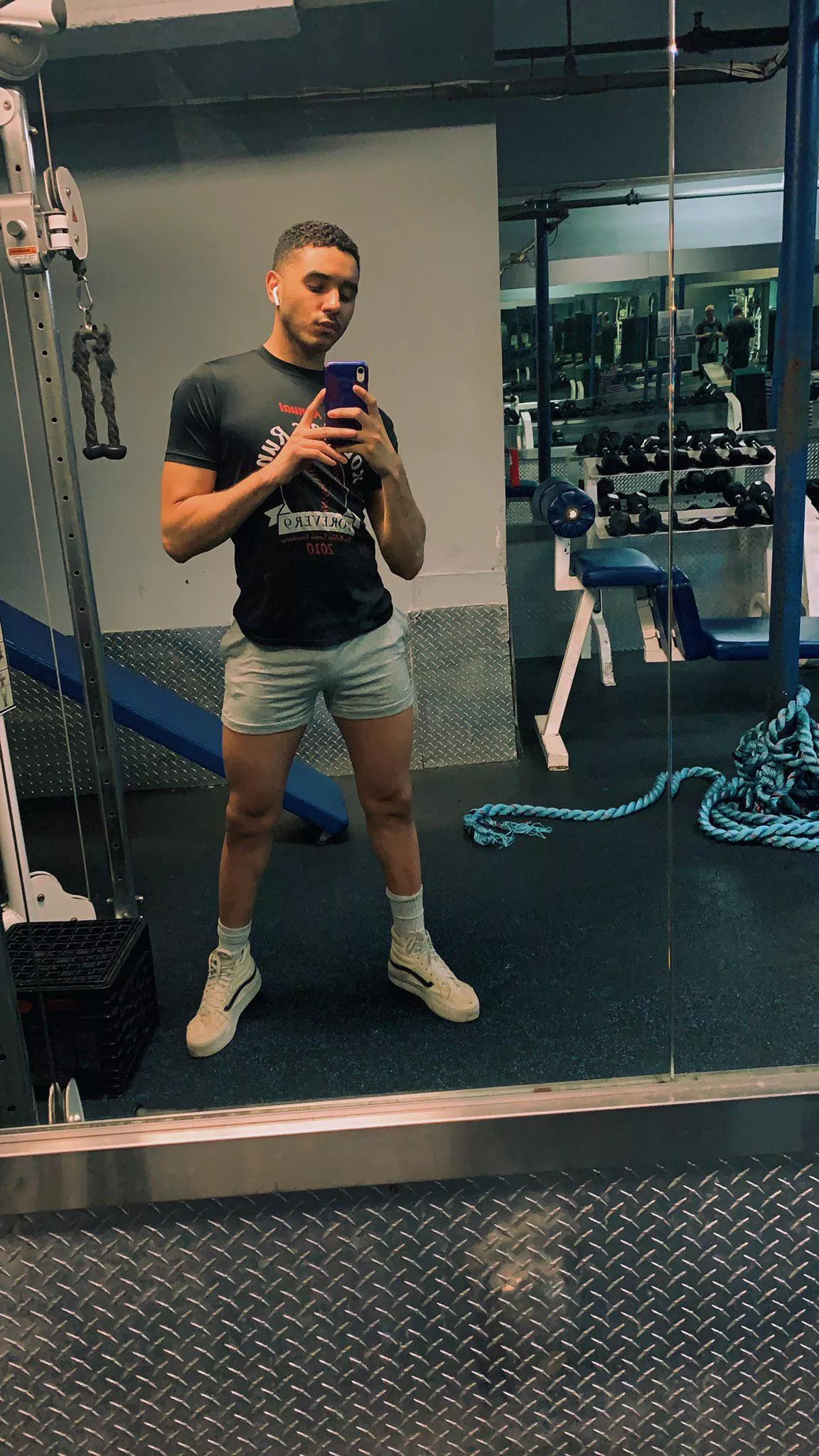 Leg day calls for wearing short shorts 😈