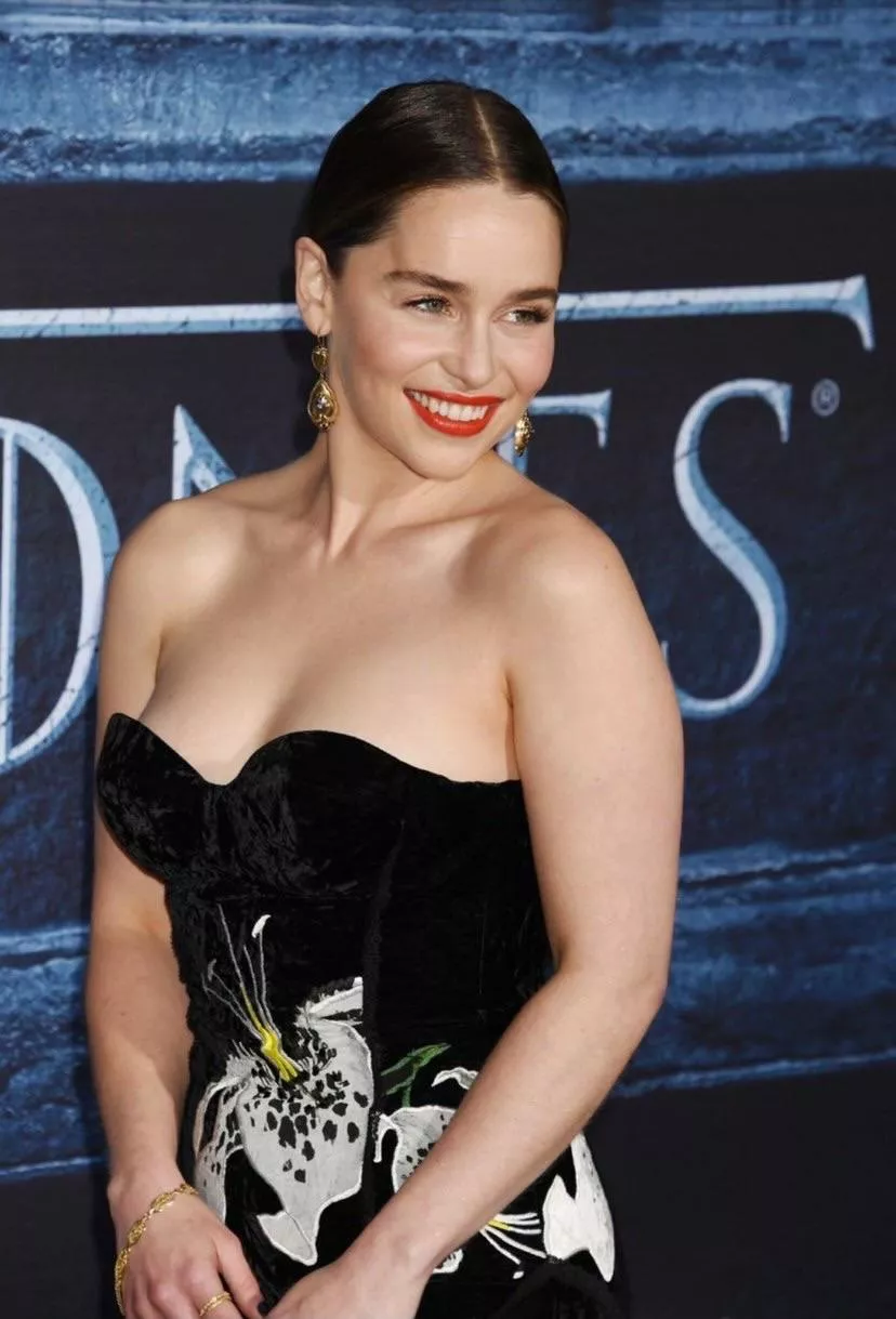 Letâ€™s cum for Emilia Clarke