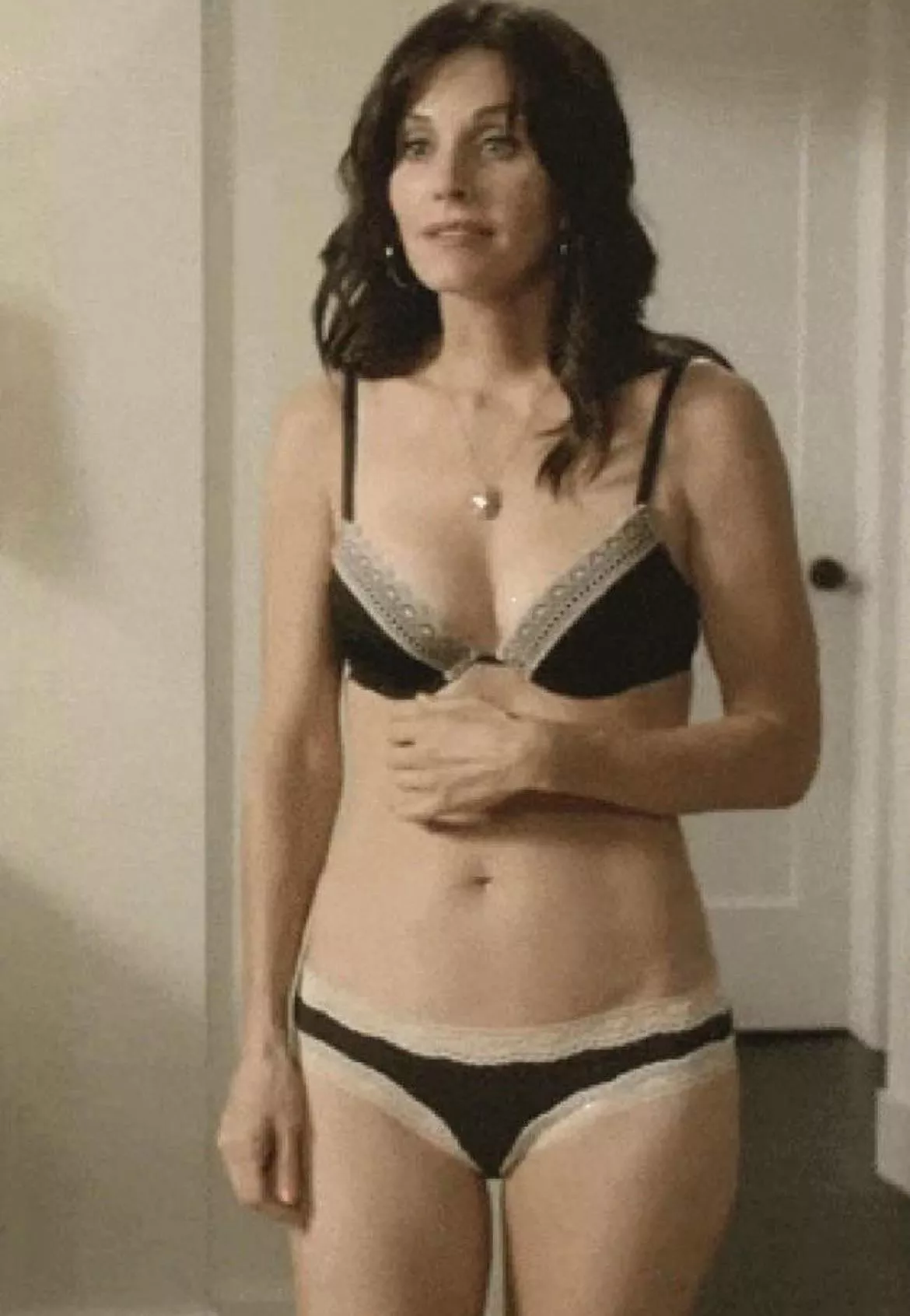 Let’s jerk for Courtney Cox