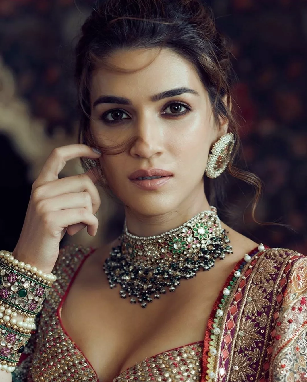 Lets jerk off to Kriti sanon