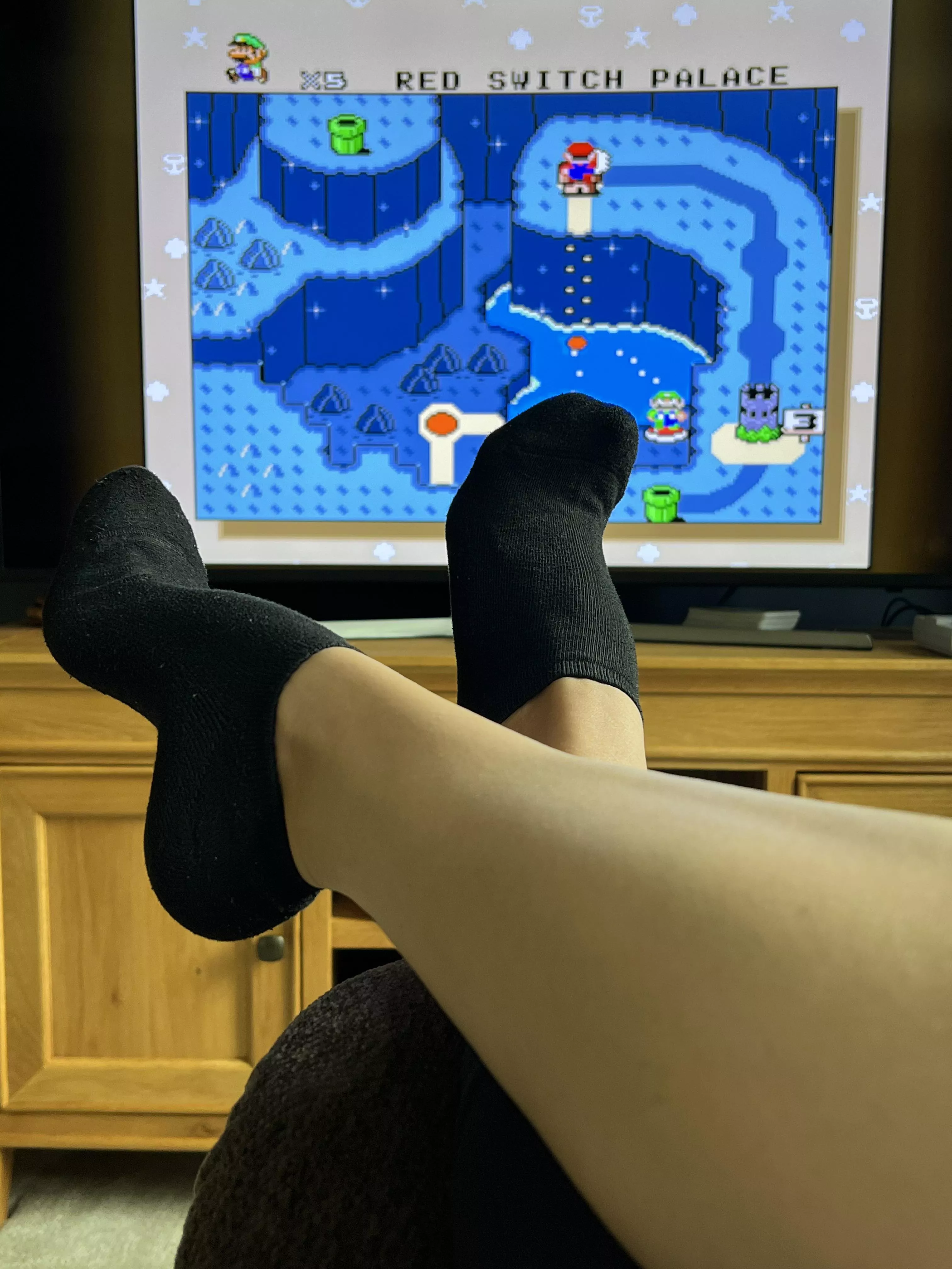 Let’s play Nintendo! I promise to rub my feet all over your body to distract you! 😈