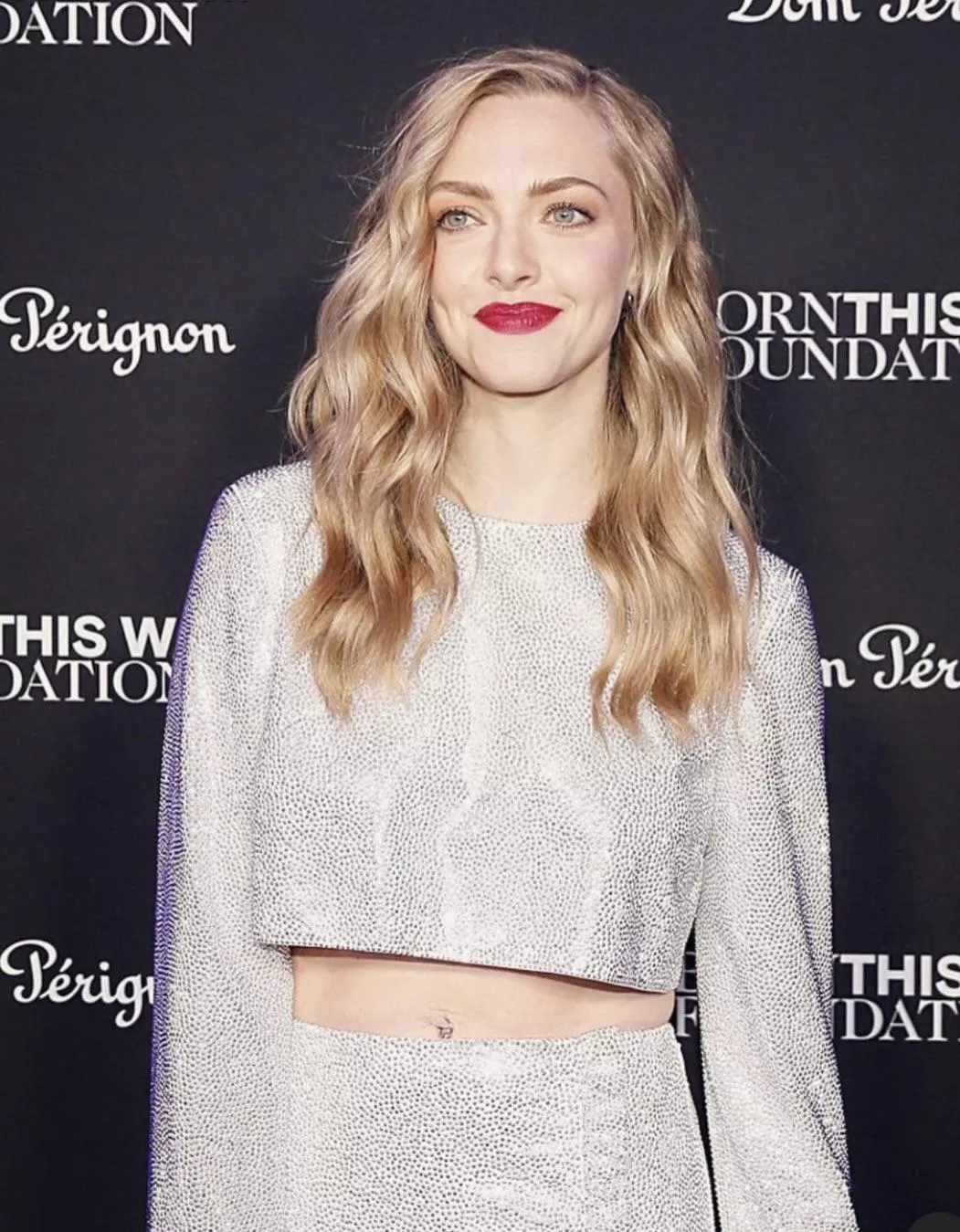 Letâ€™s pump our cocks for Amanda Seyfried