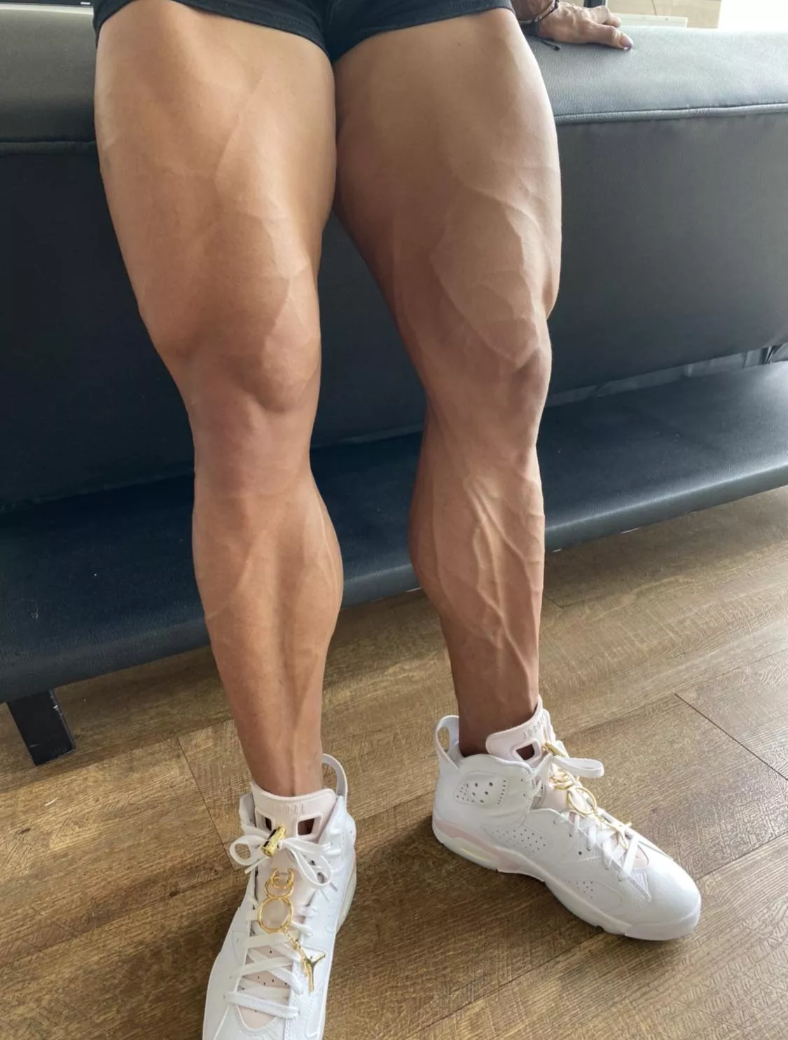 Lick my leg veins