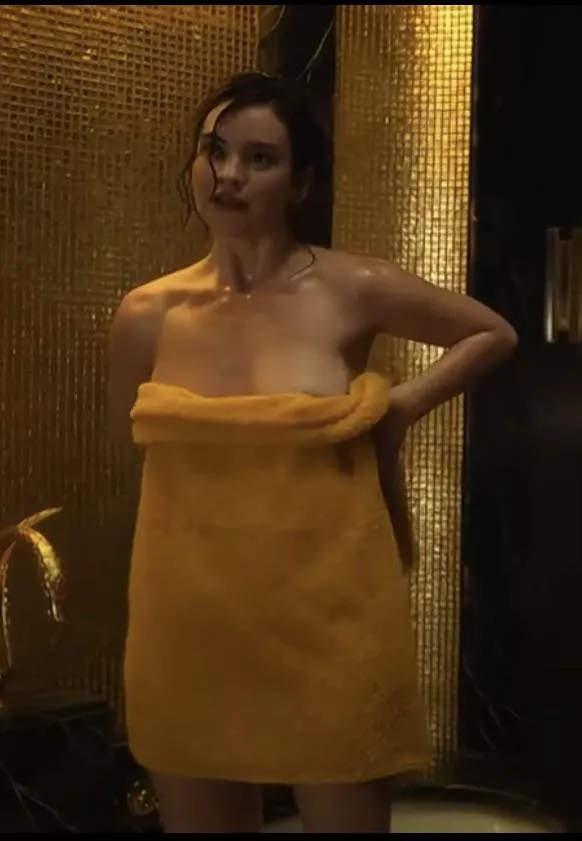 Lily Jamesâ€™ almost nipslip in â€˜The Pursuit of Loveâ€™