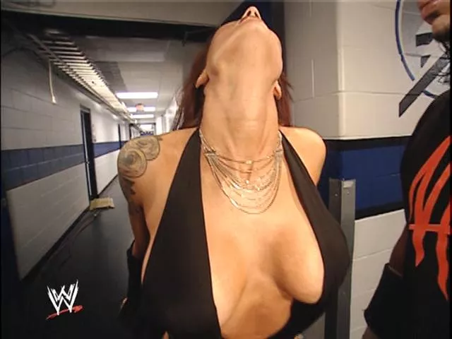 Lita showing off