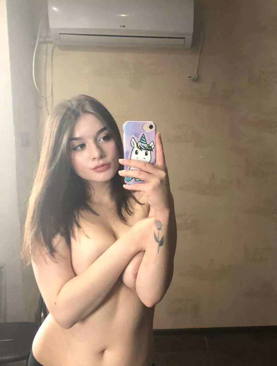 Little Estonian girl wants your cock, daddy 🥰 link below