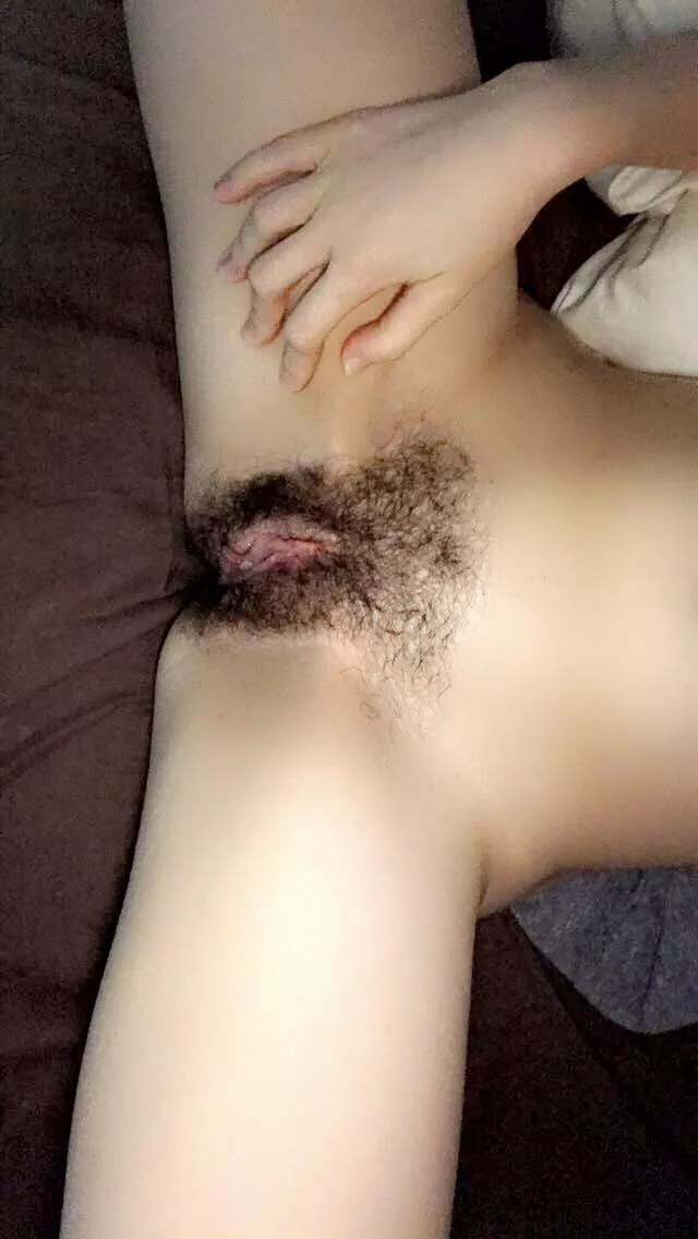 Little hairy vulva ðŸ˜Œ