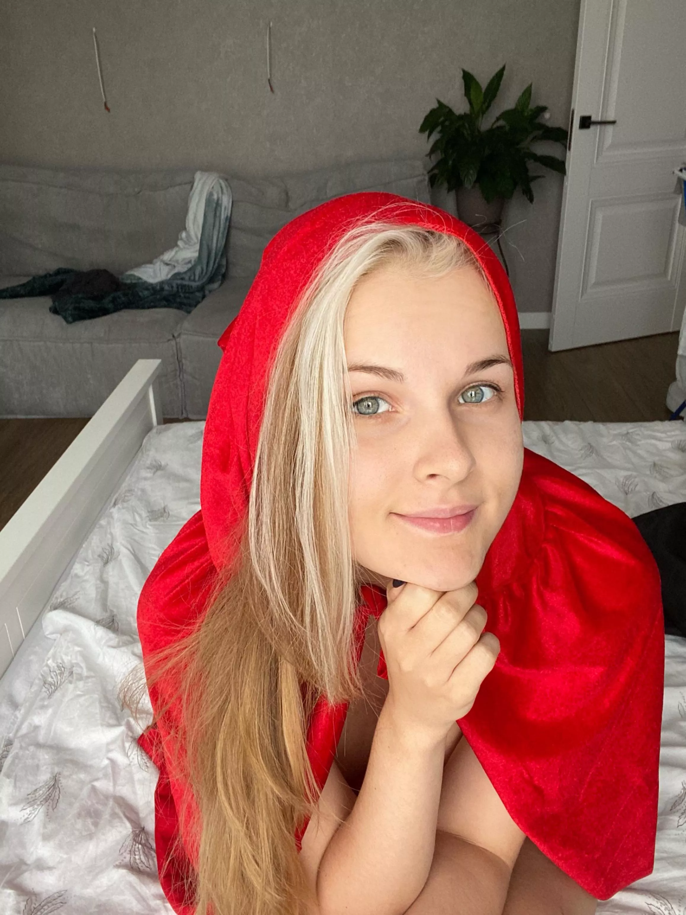 Little red riding hood ðŸ˜…