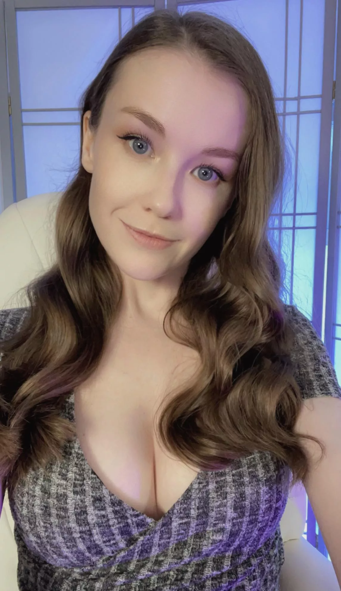 Live on twitch.tv/EmilyBloomShow