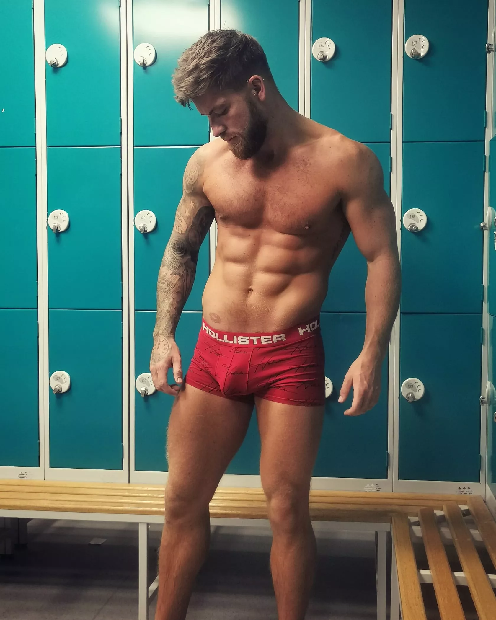 Locker room pose ðŸ‘ŒðŸ»