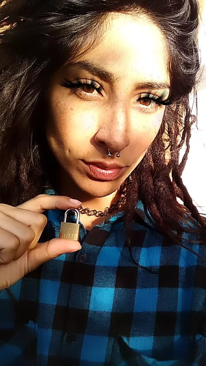 Locktober is here 🔓 and your Latin Alpha Goddess is ready to pound that sissy ass, lock you and punish you like the pathetic slutty slave you are 😈💅 [domme]