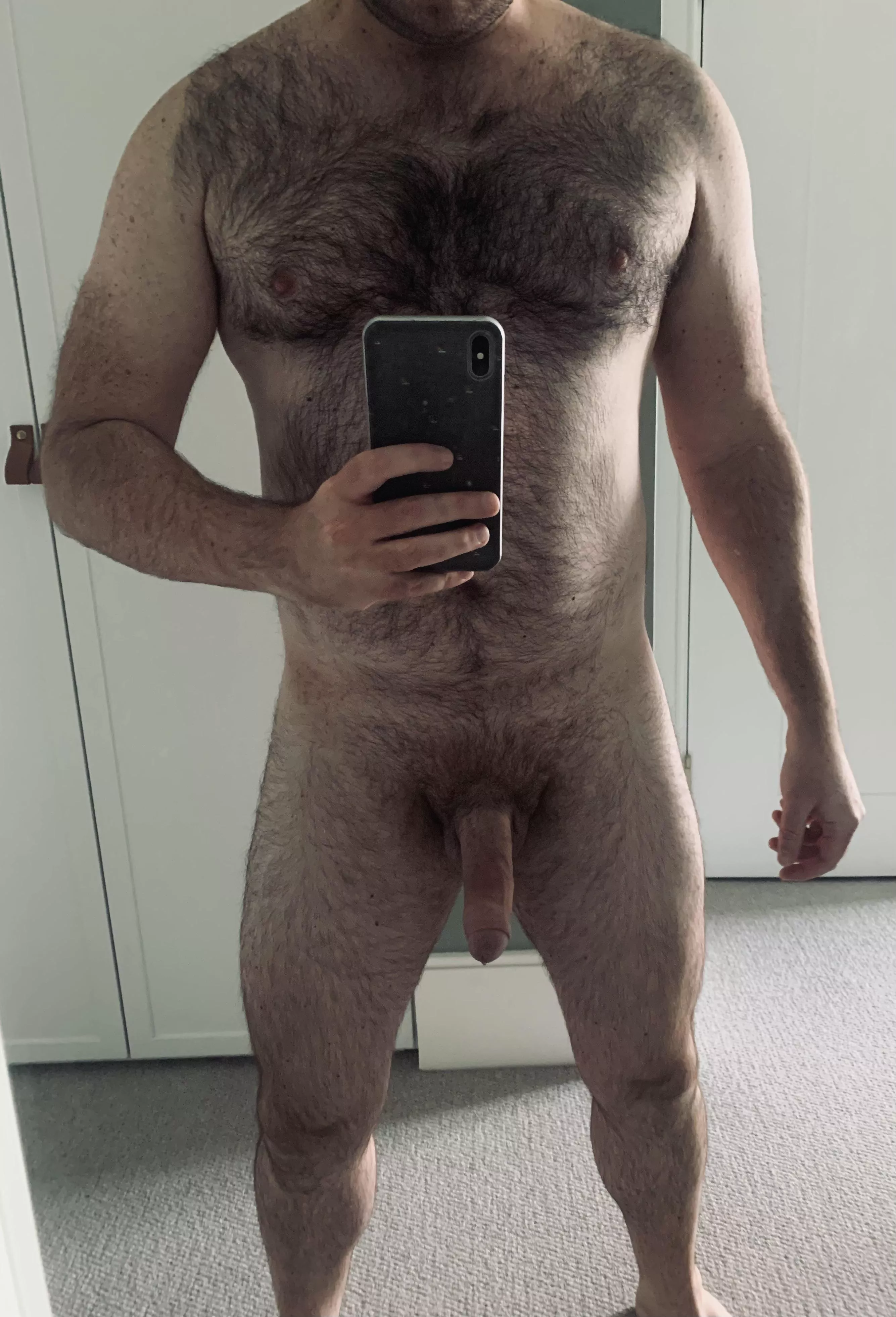 Looking to chat with some fellow kinksters. Submissive bear here. (30)